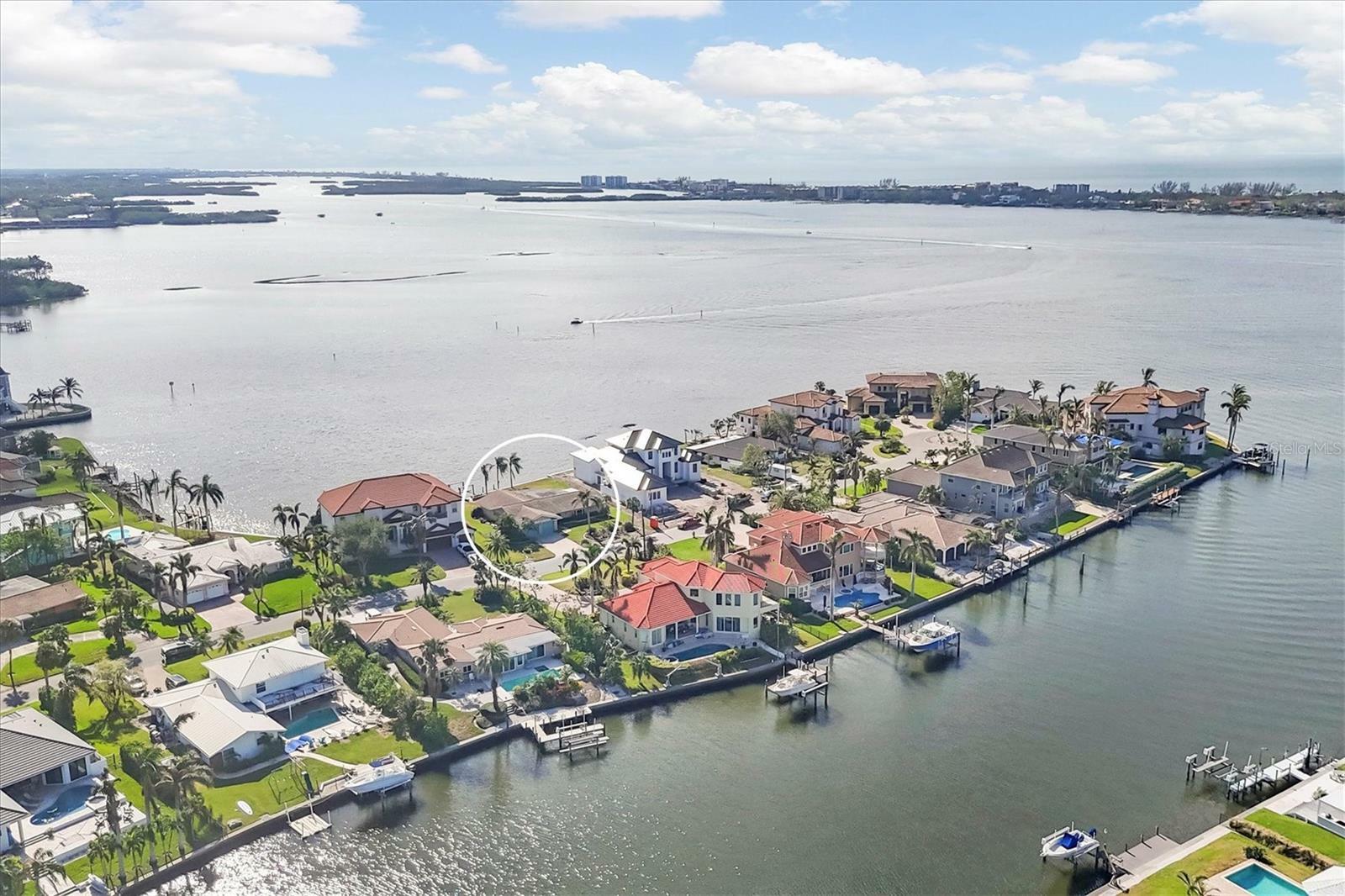 Property Photo:  1750 Southpointe Drive  FL 34231 