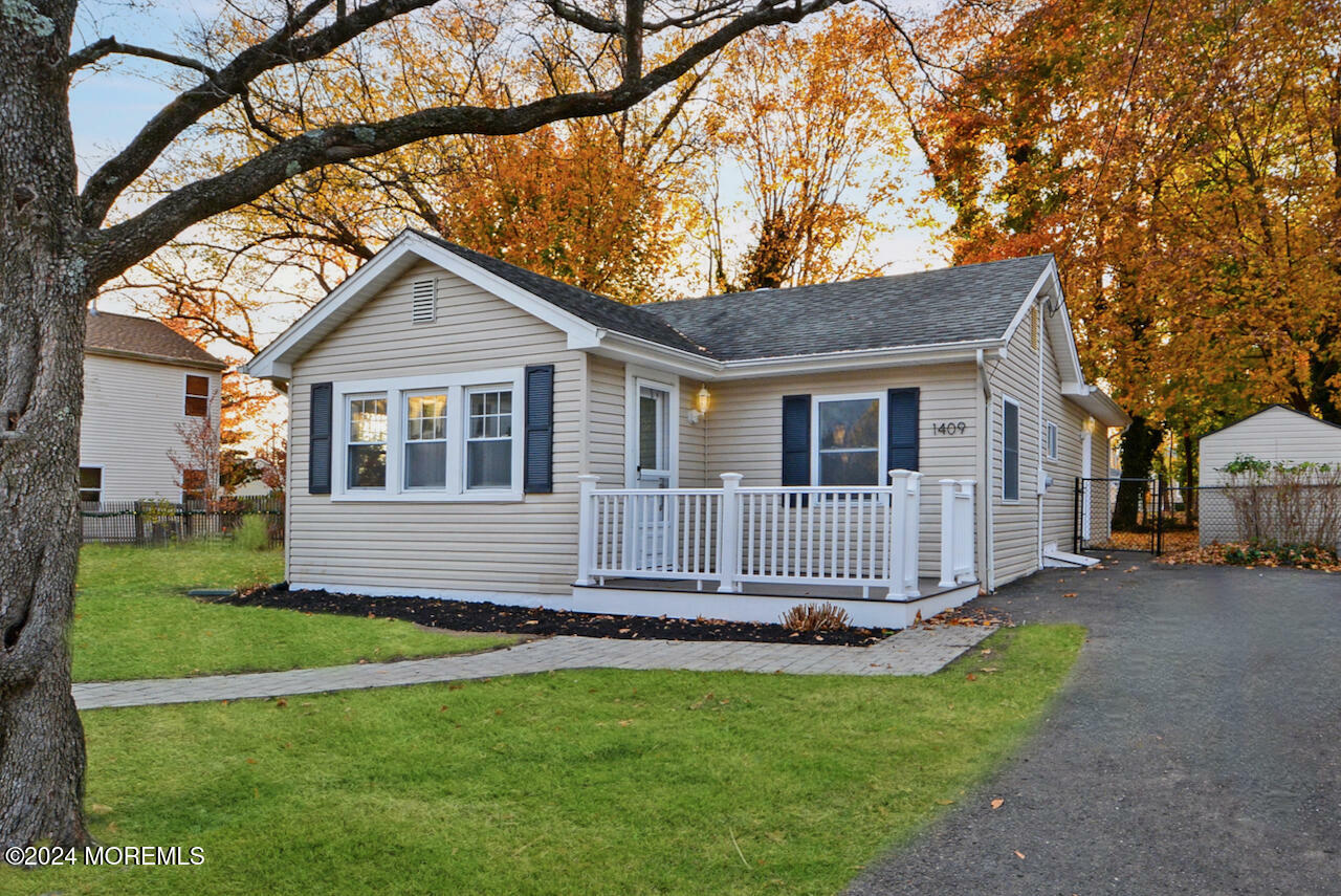 Property Photo:  1409 Valley Drive  NJ 07719 