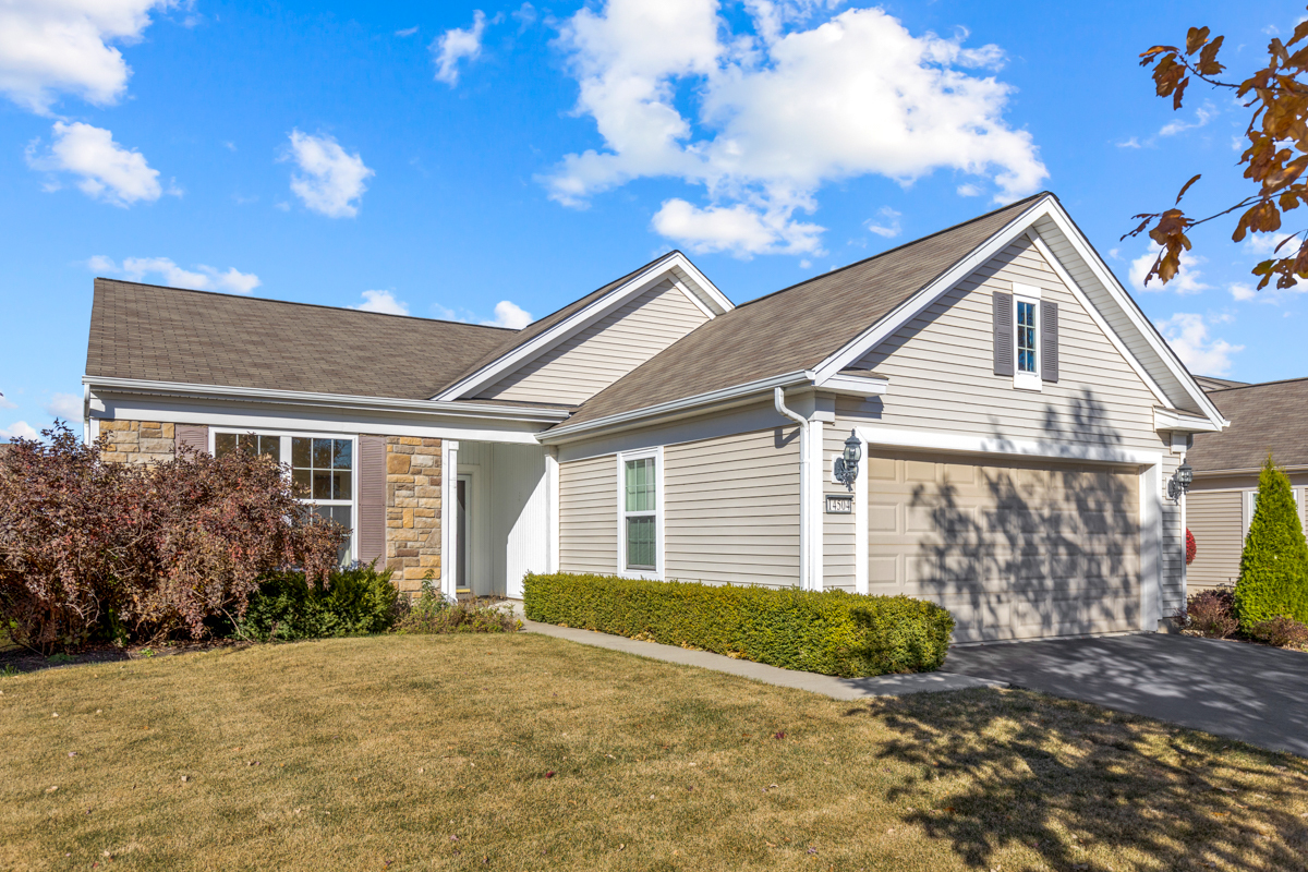 Property Photo:  14504 Tawny Lane  IL 60142 