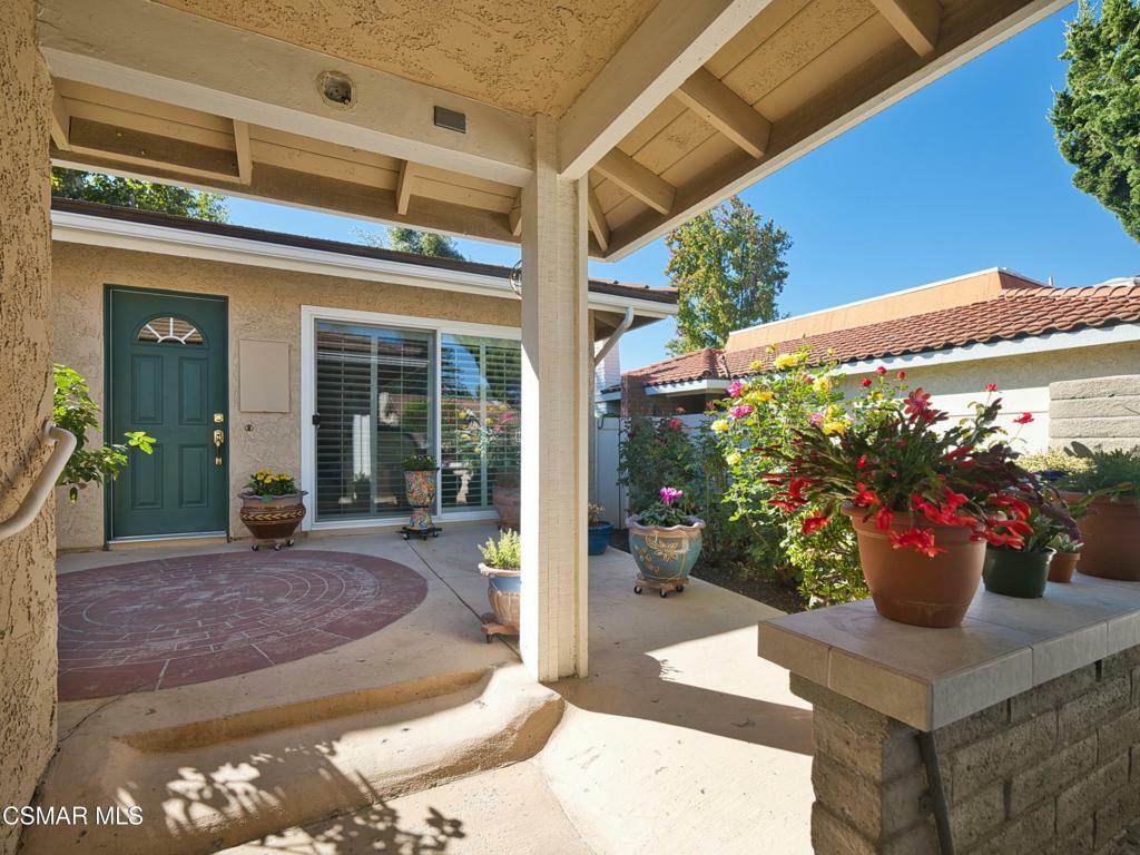 Property Photo:  2210 Portola Lane  CA 91361 