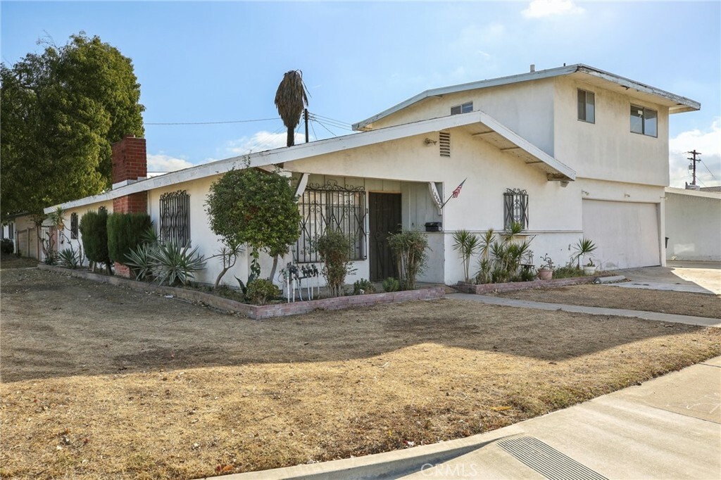 Property Photo:  13502 Jackson Street  CA 92683 