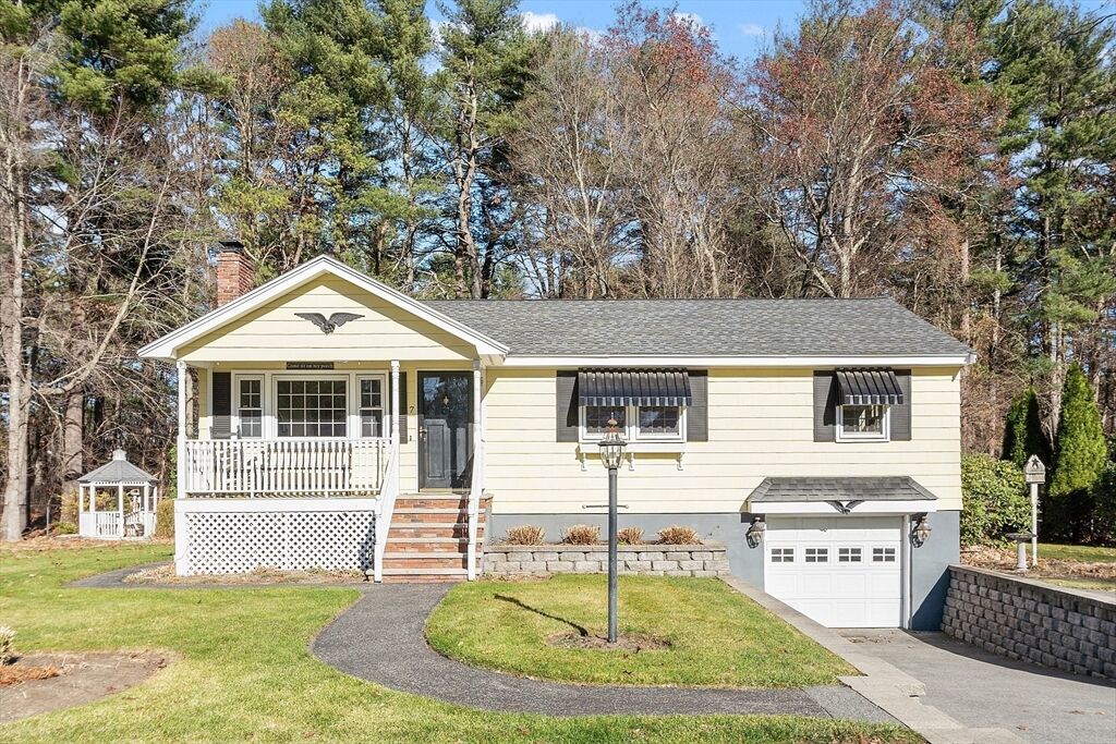 Property Photo: 7 Broad St MA 01887