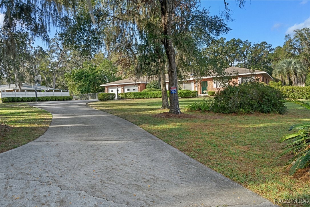 Property Photo:  1816 Kimberly Lane  FL 34452 