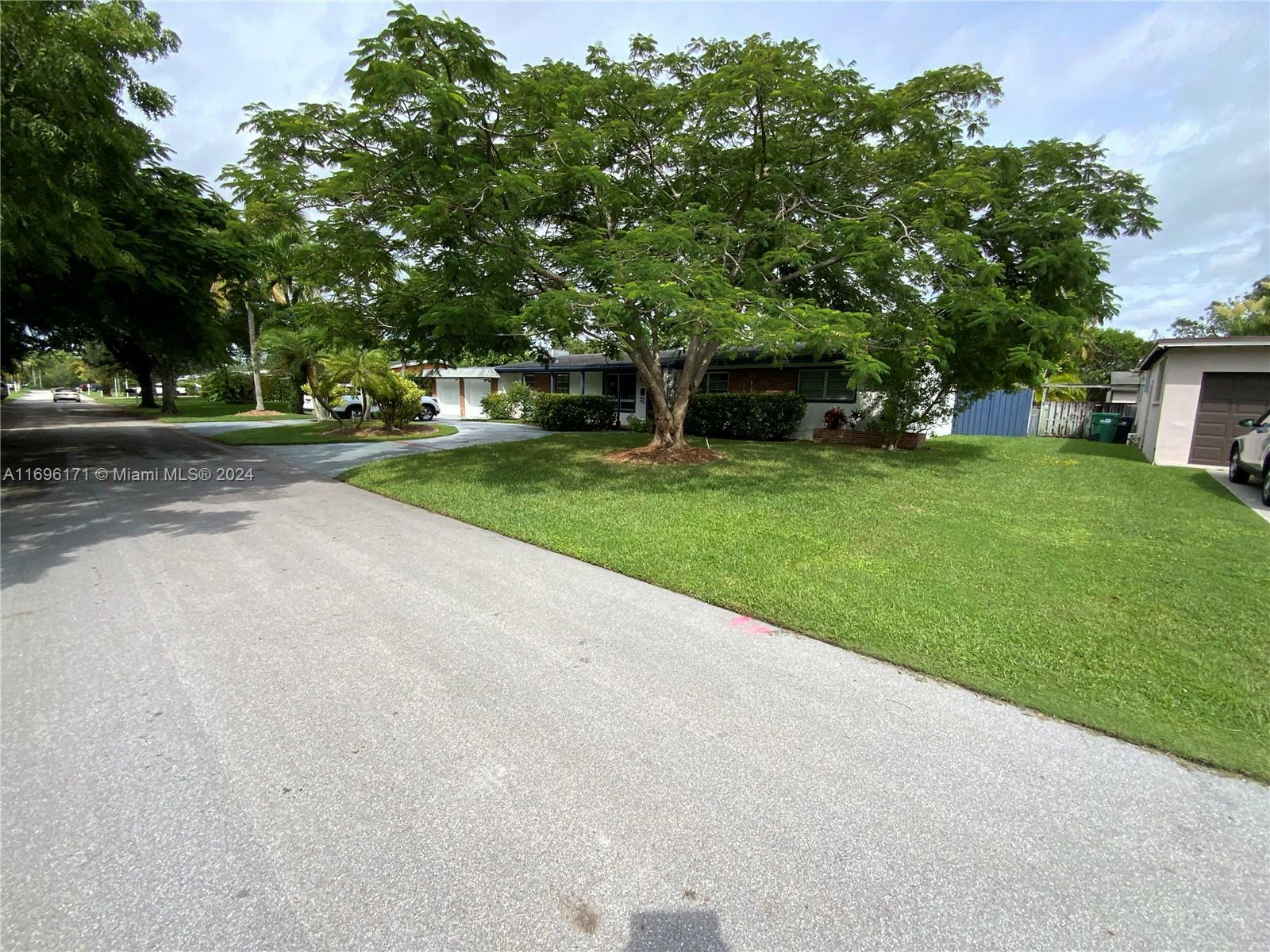 Property Photo:  9221 SW 165th St  FL 33157 