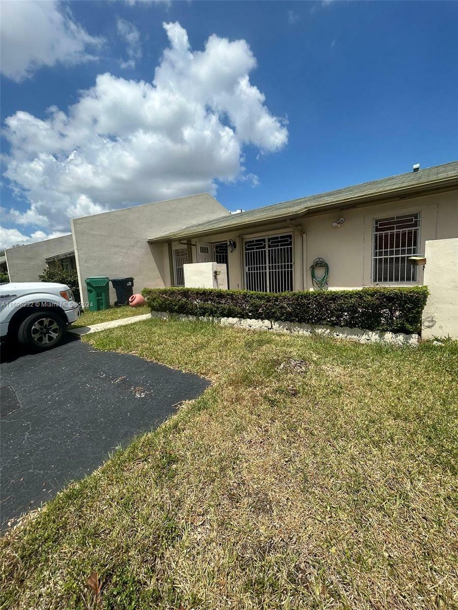 Property Photo:  12133 SW 110th St Cir S  FL 33186 