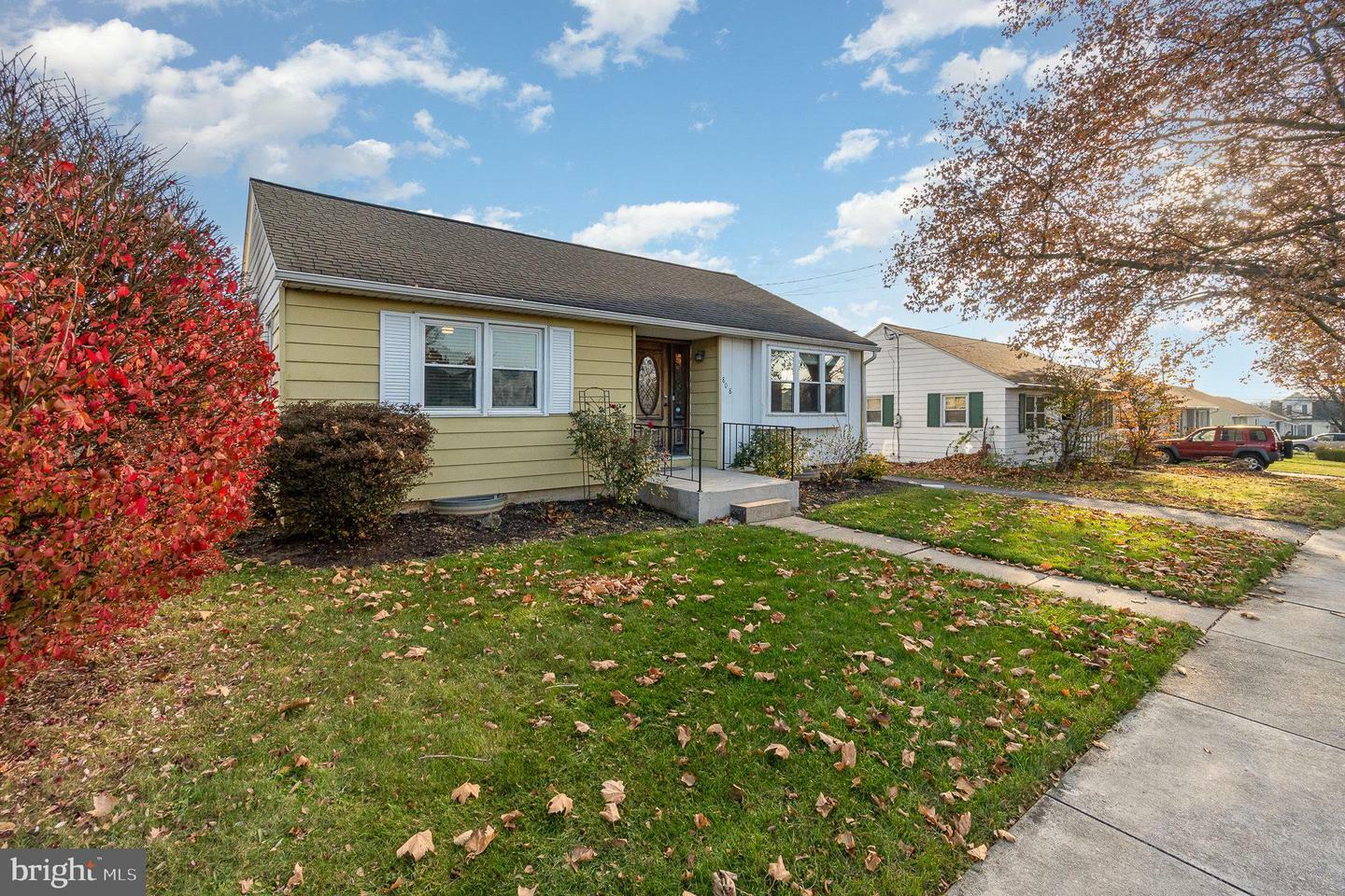 Property Photo:  808 W Maple Street  PA 17078 