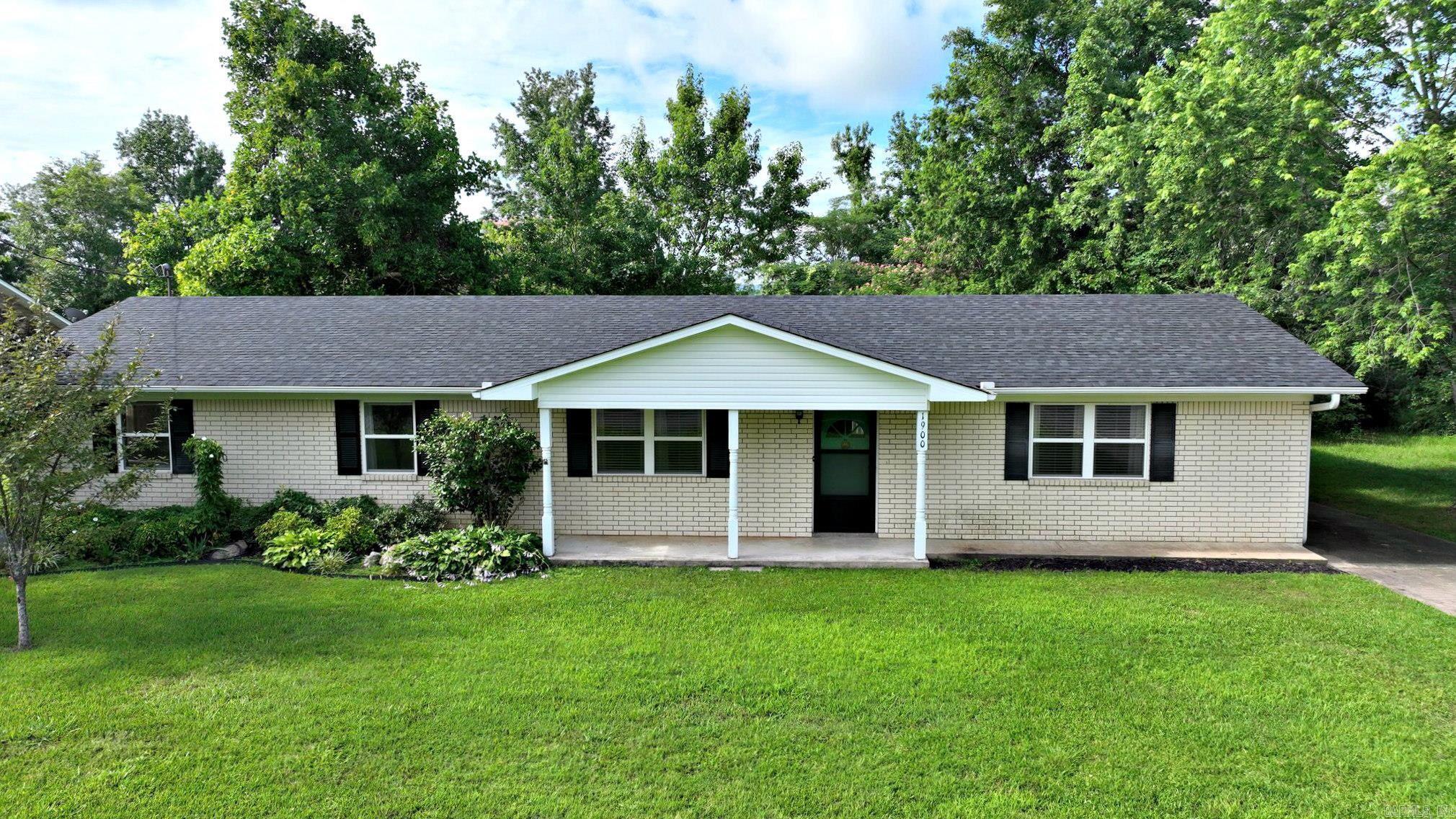 Property Photo: 1900 Church Avenue AR 71953