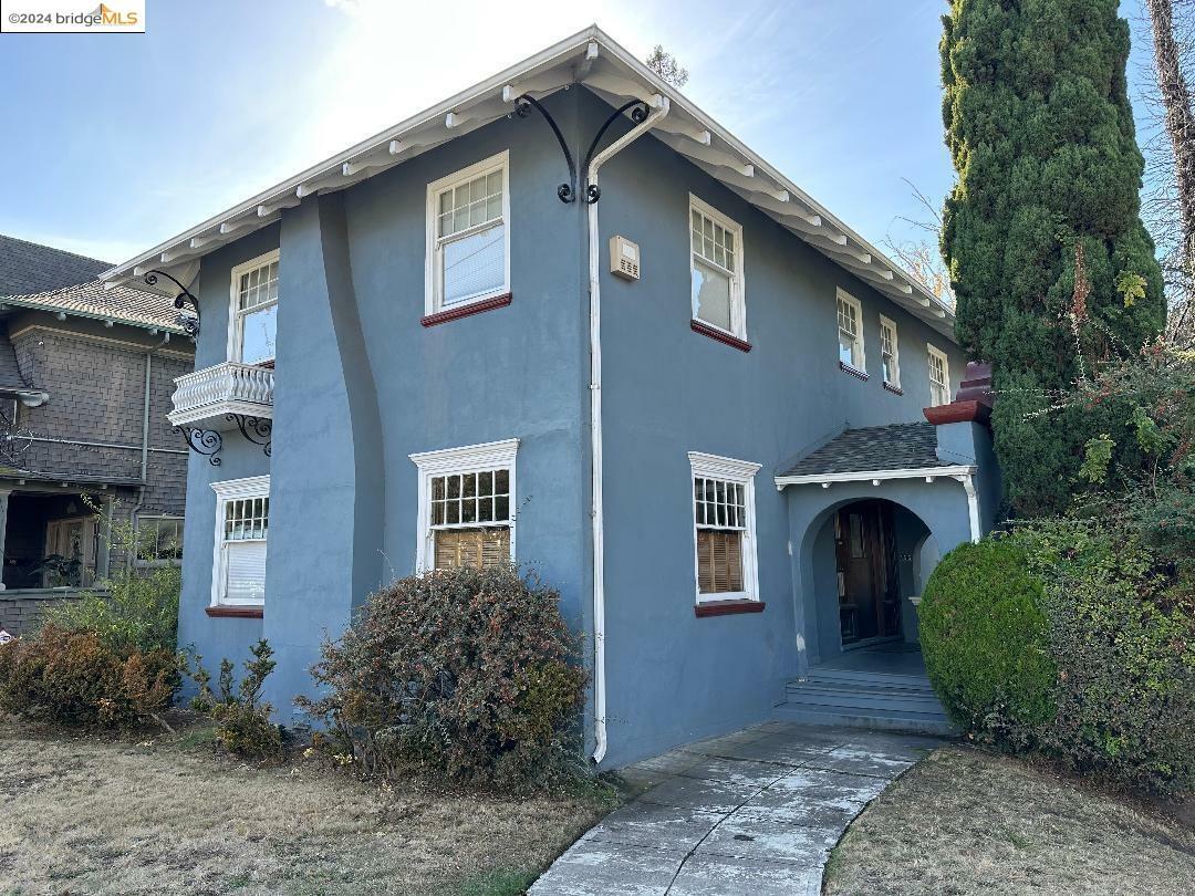 Property Photo:  353 Bellevue Ave  CA 94610 