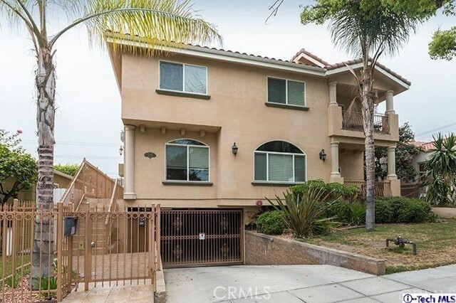 Property Photo:  735 E Angeleno 3  CA 91501 