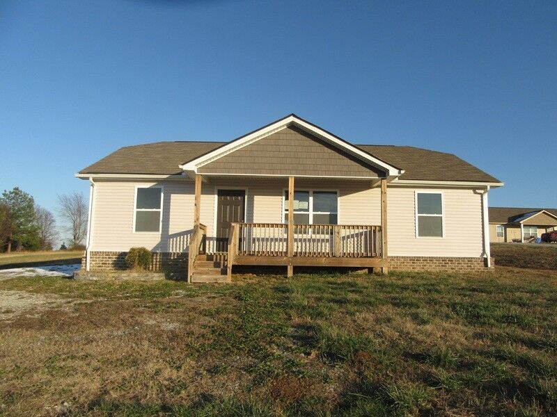 Property Photo: 3072 Maple Grove Rd TN 37055