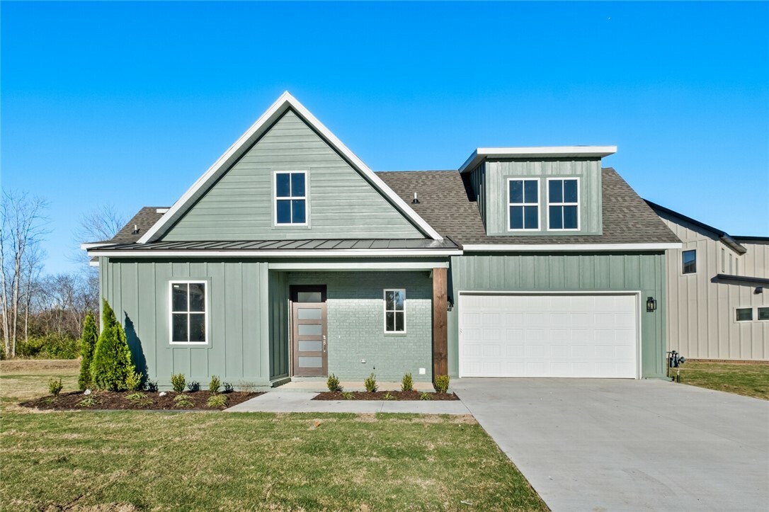 Property Photo: 2057 Dutton Place AR 72703