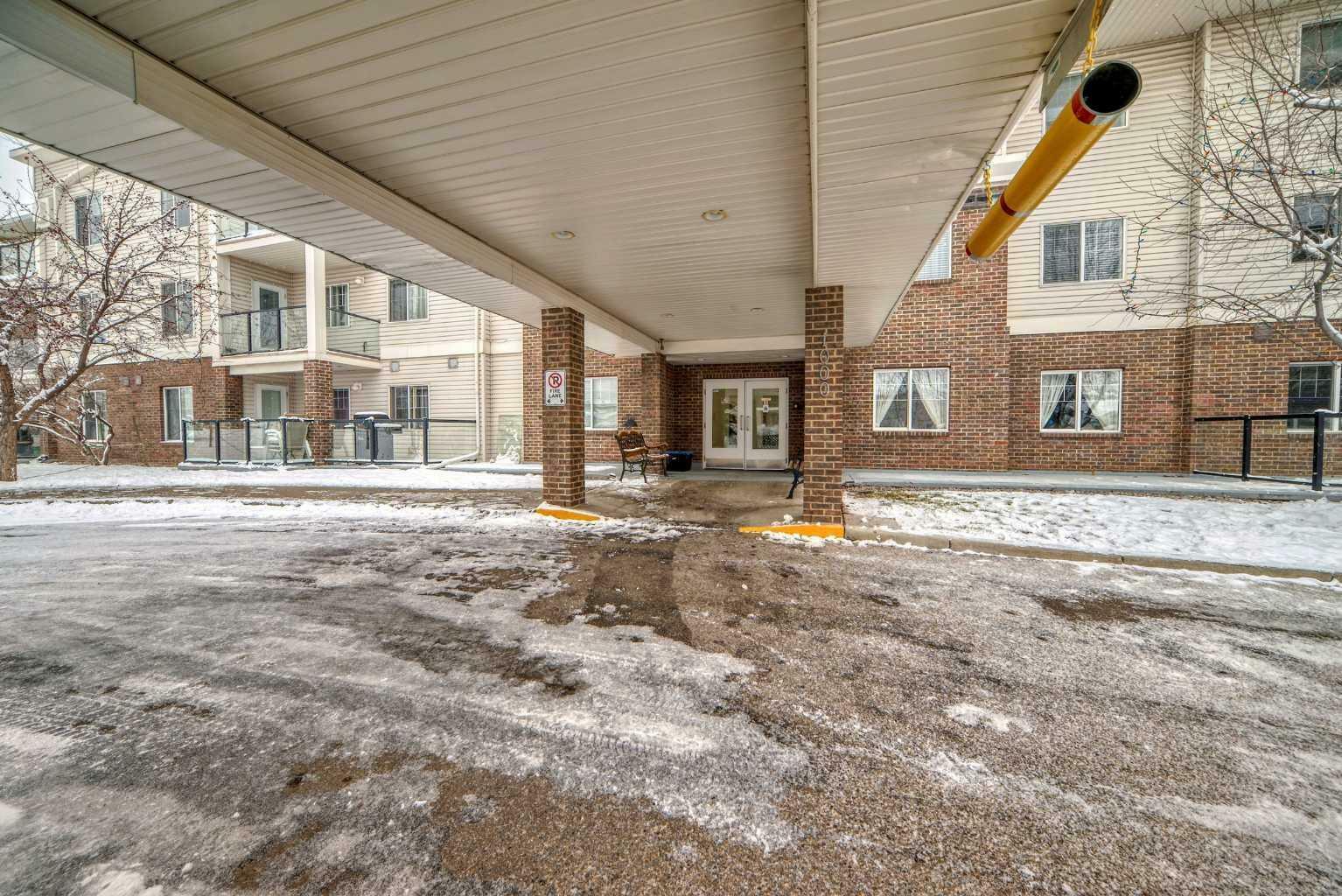 Property Photo:  928 Arbour Lake Road NW 1313  AB T3G 5T2 