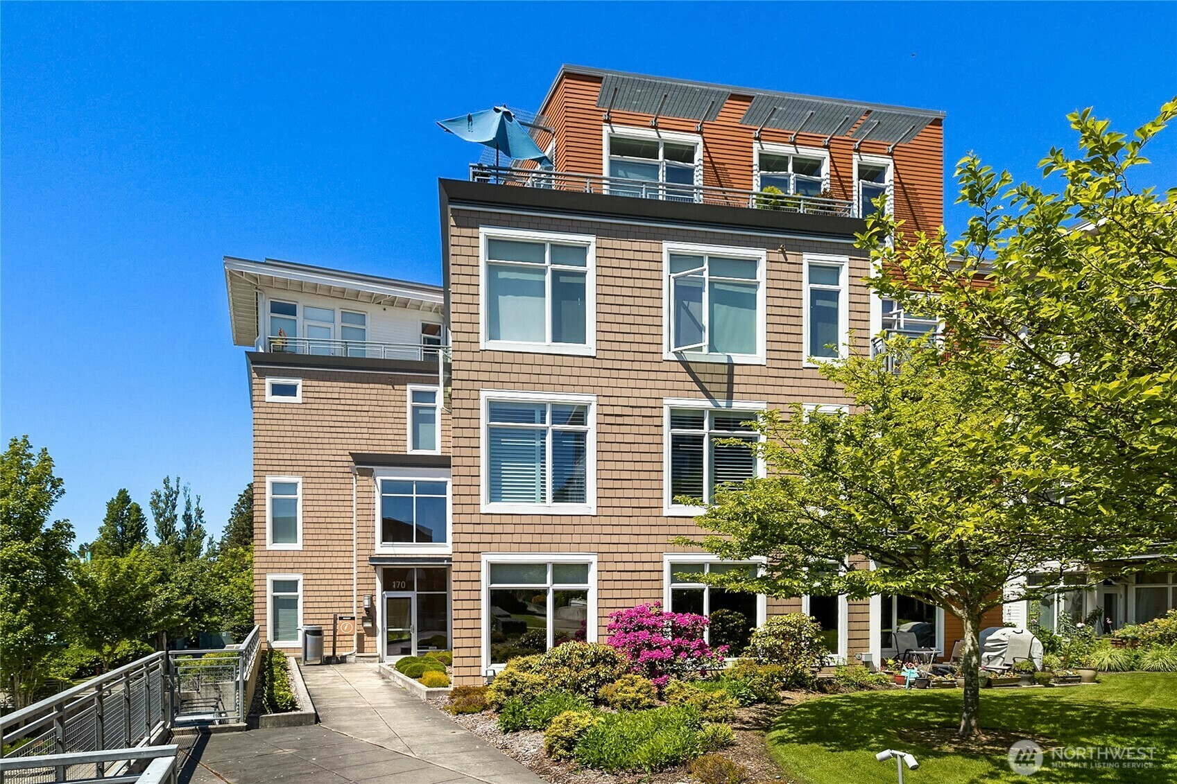 Property Photo: 170 Harbor Square Loop NE A308 WA 98110