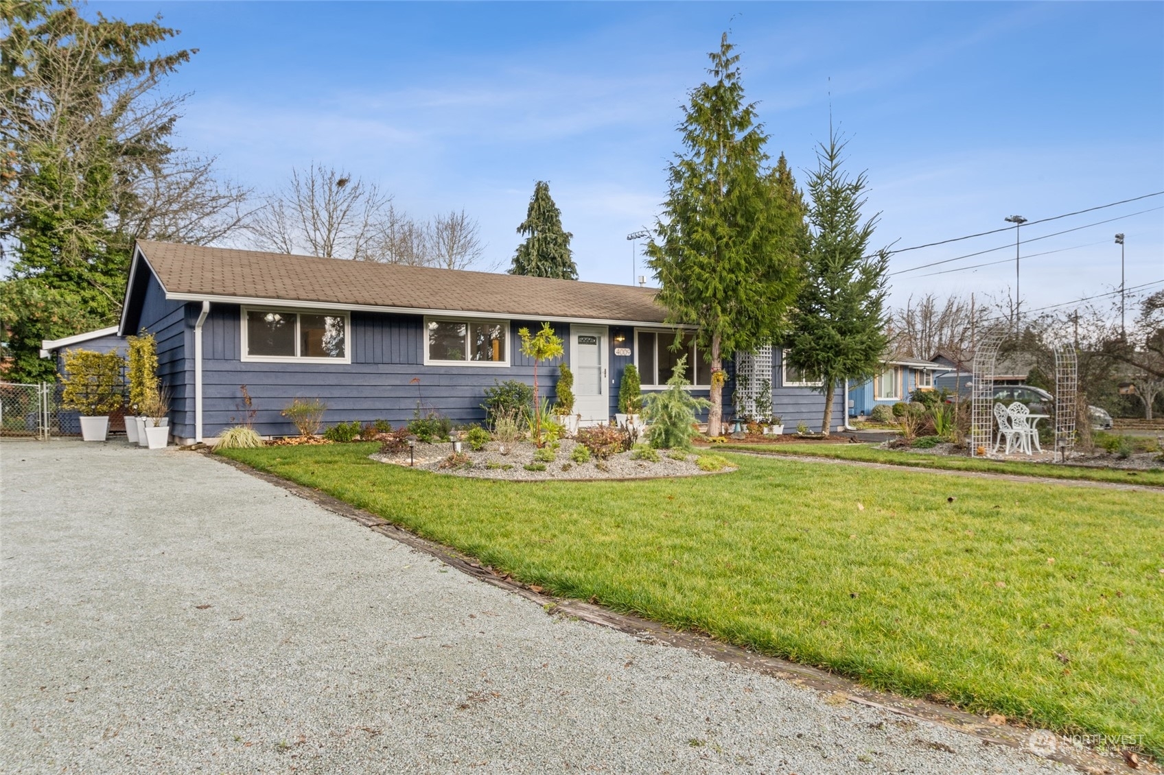 Property Photo:  4009  219th Street SW  WA 98043 