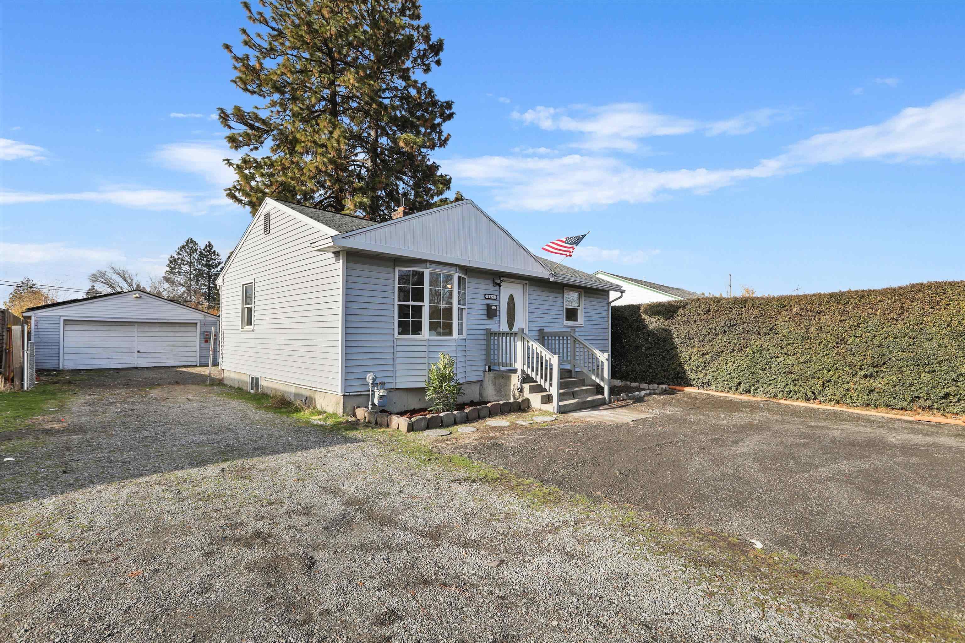 Property Photo:  6123 N Maple St  WA 99205 