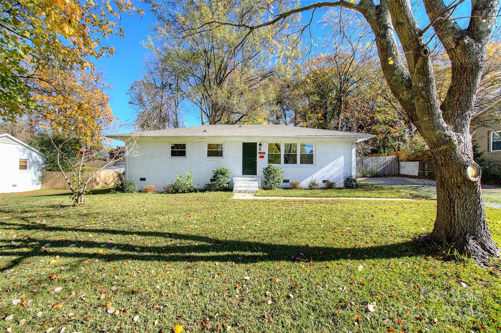 Property Photo:  3533 Edsel Place  NC 28205 