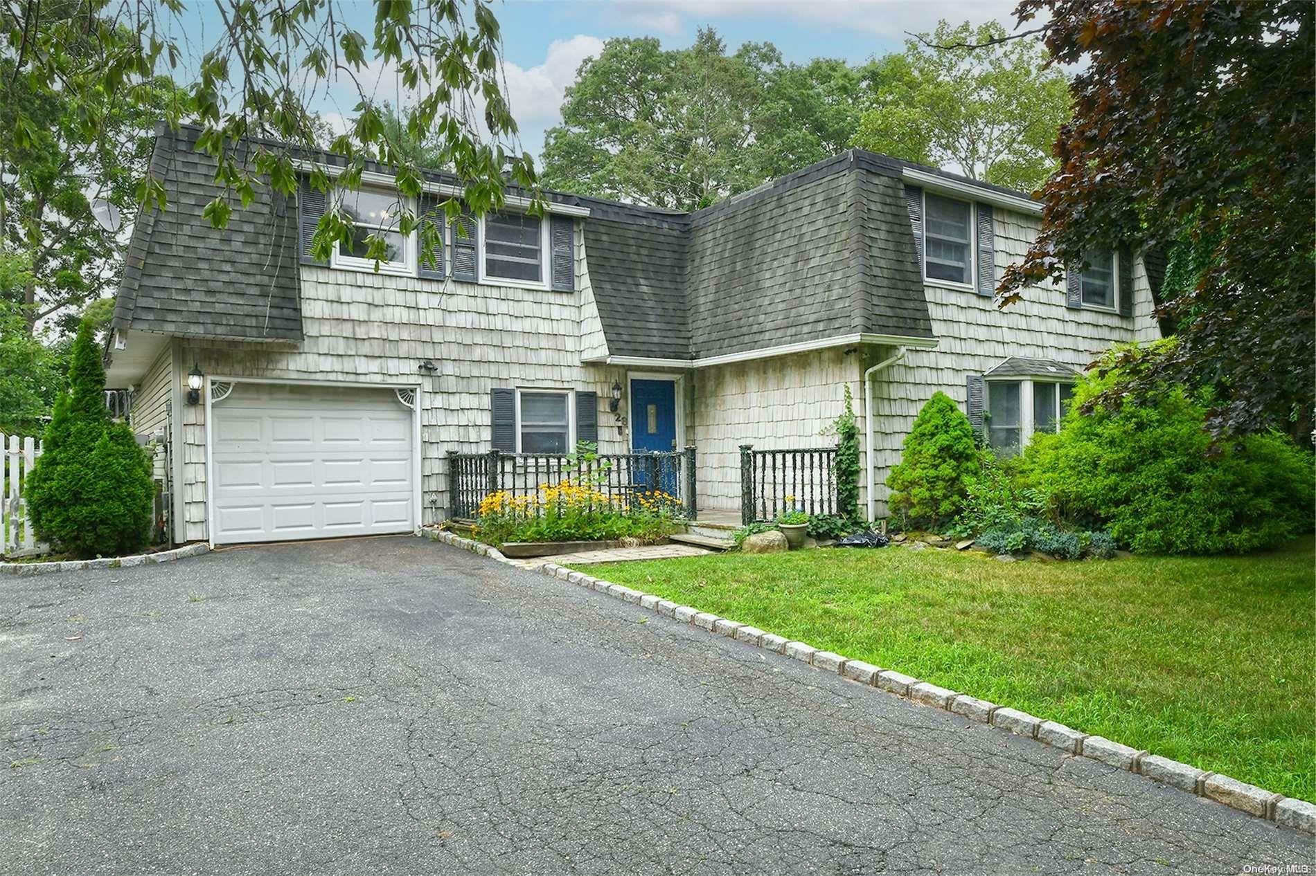 Property Photo:  28 Meyer Lane  NY 11763 