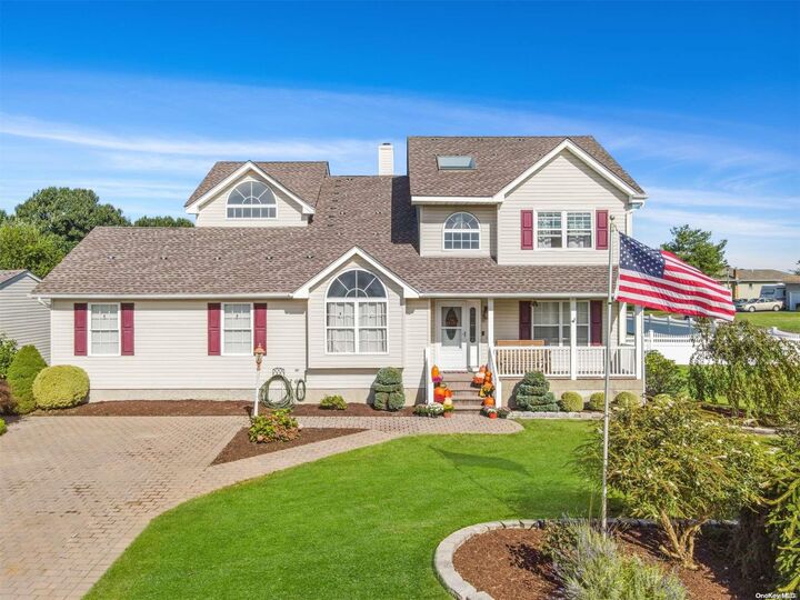 8 Carol Court  Baiting Hollow NY 11933 photo