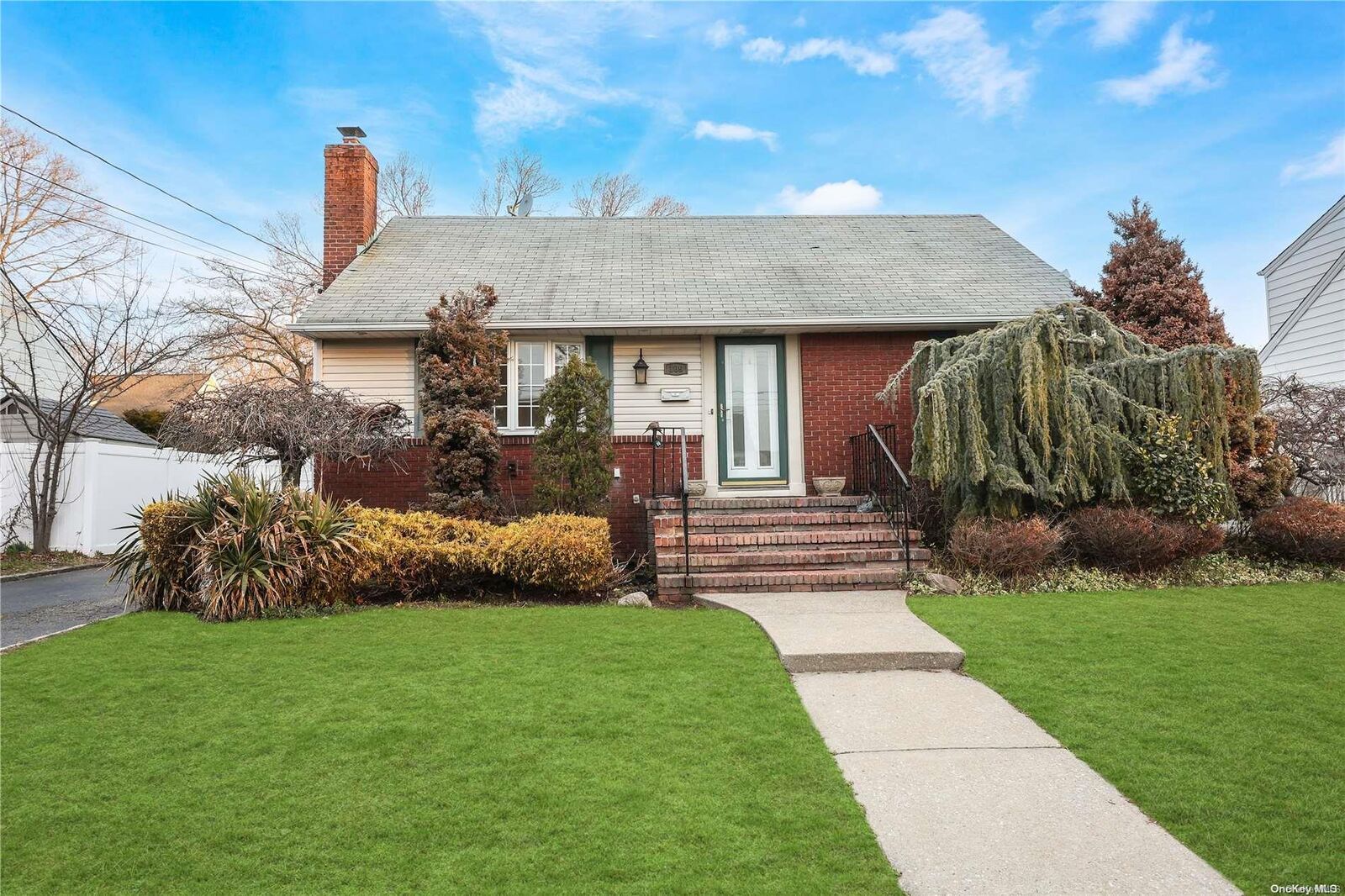 Property Photo:  109 Sullivan Avenue  NY 11735 