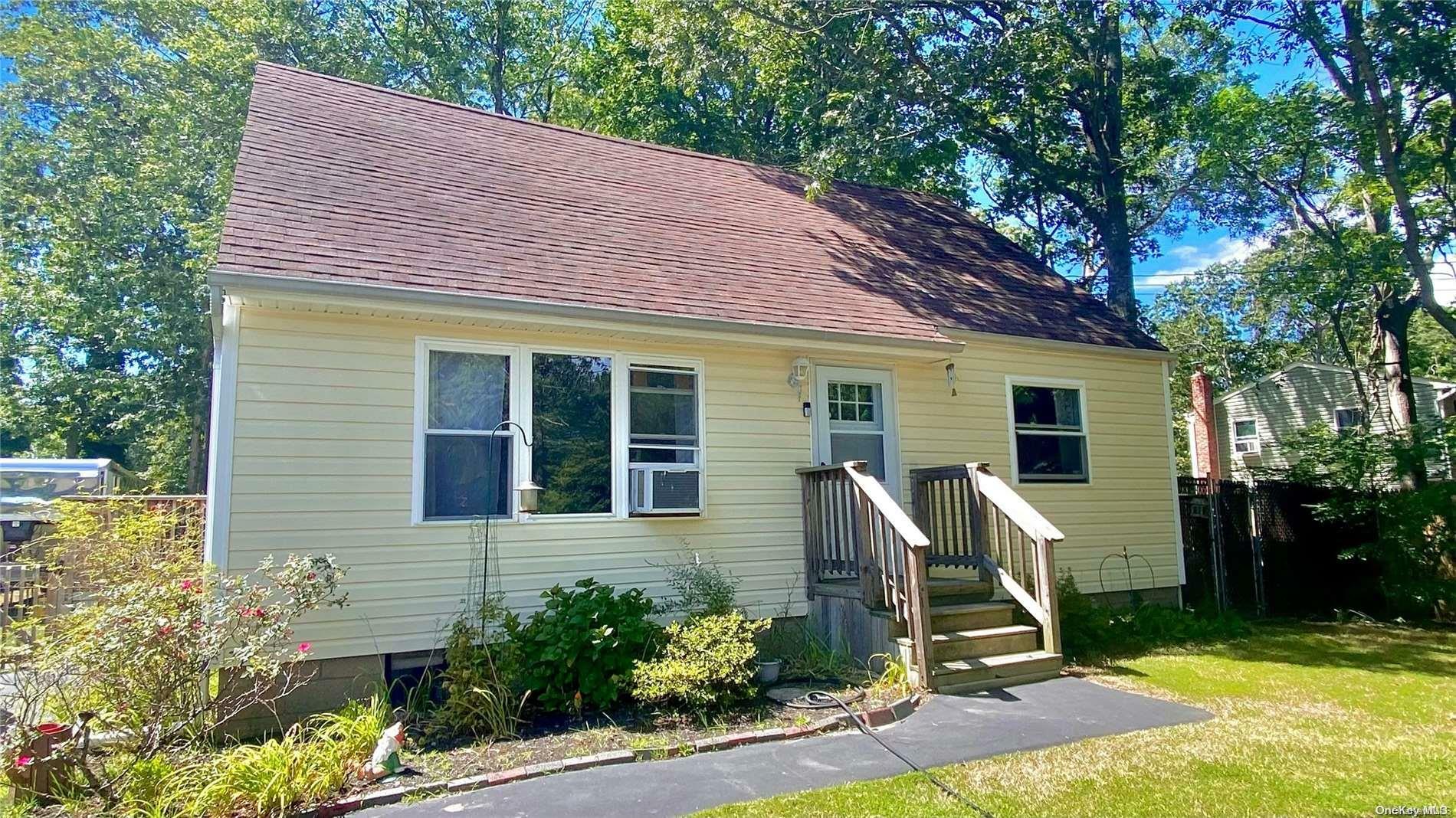 Property Photo:  140 Robert Street  NY 11950 