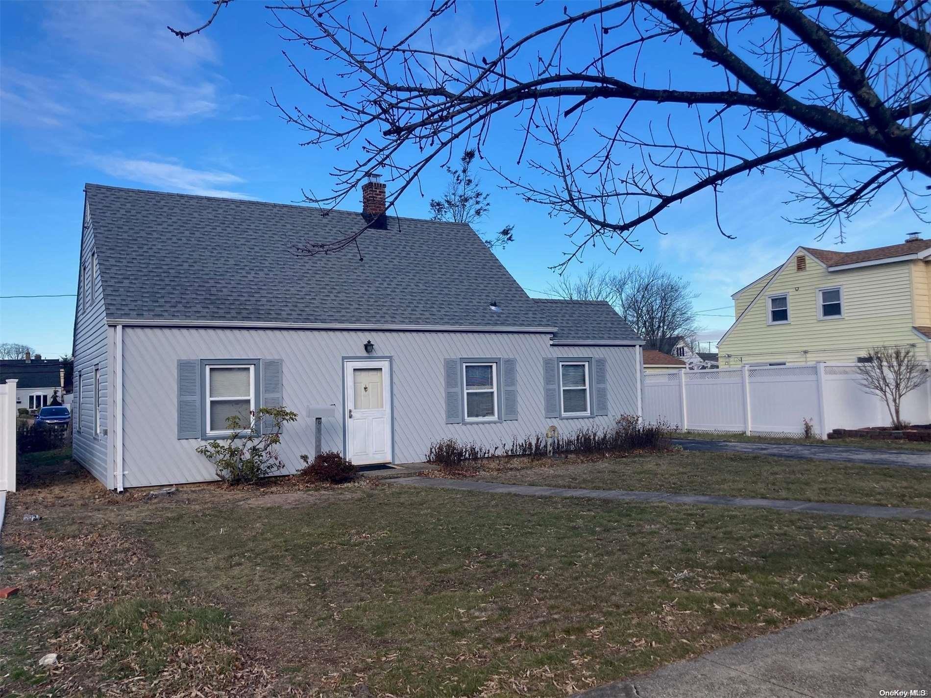 Property Photo:  6 Bark Lane  NY 11756 