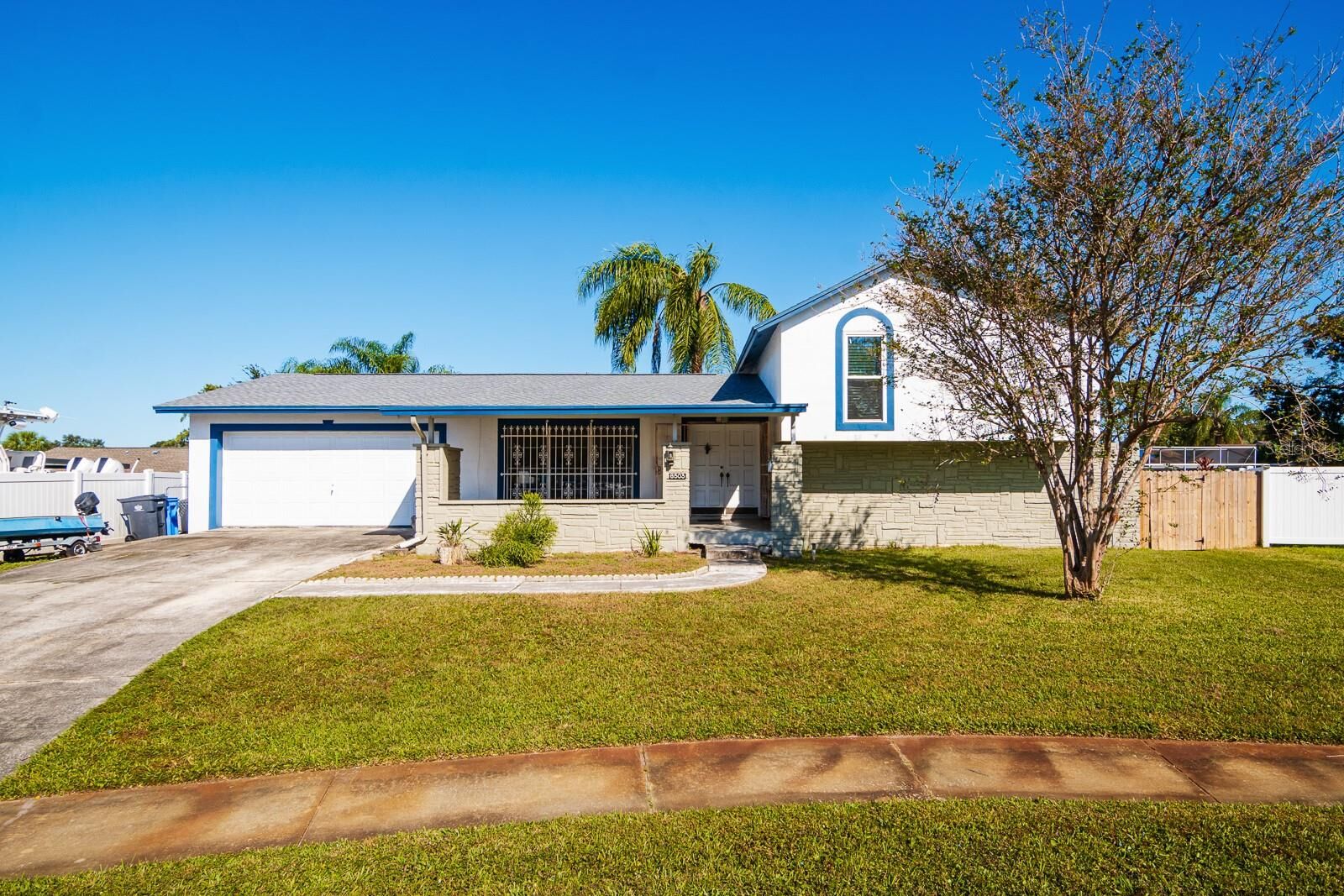 Property Photo: 8503 Woodburn Court FL 33615