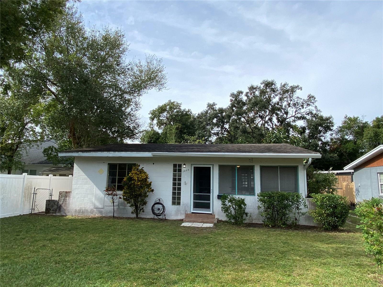 Property Photo:  1000 N Forest Avenue  FL 32803 