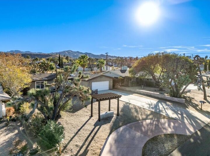 Property Photo: 57383 Pueblo Trail CA 92284