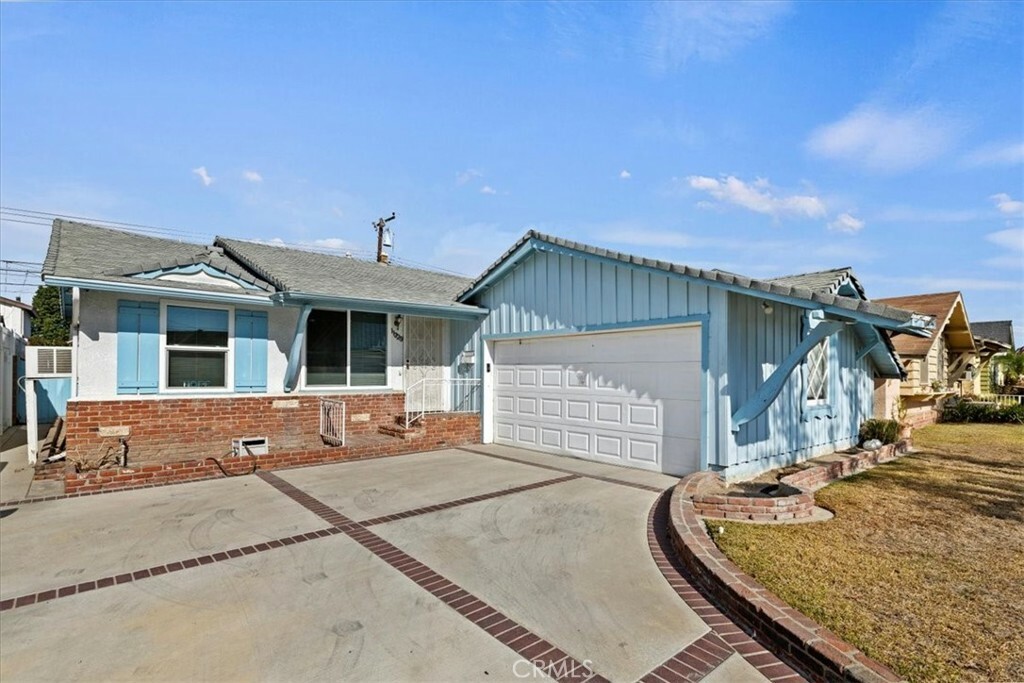 11329 214th Street  Lakewood CA 90715 photo