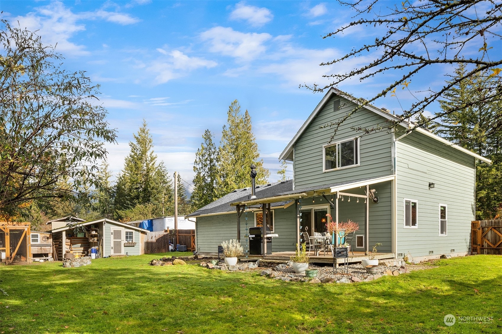 Property Photo:  915  Timber Lane  WA 98251 