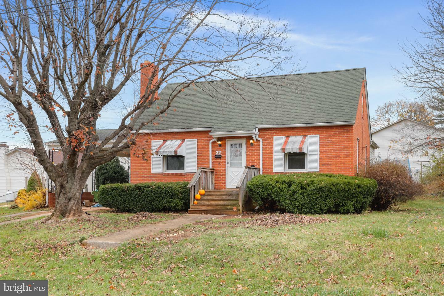 Property Photo:  32 S Marshall Street  VA 22630 