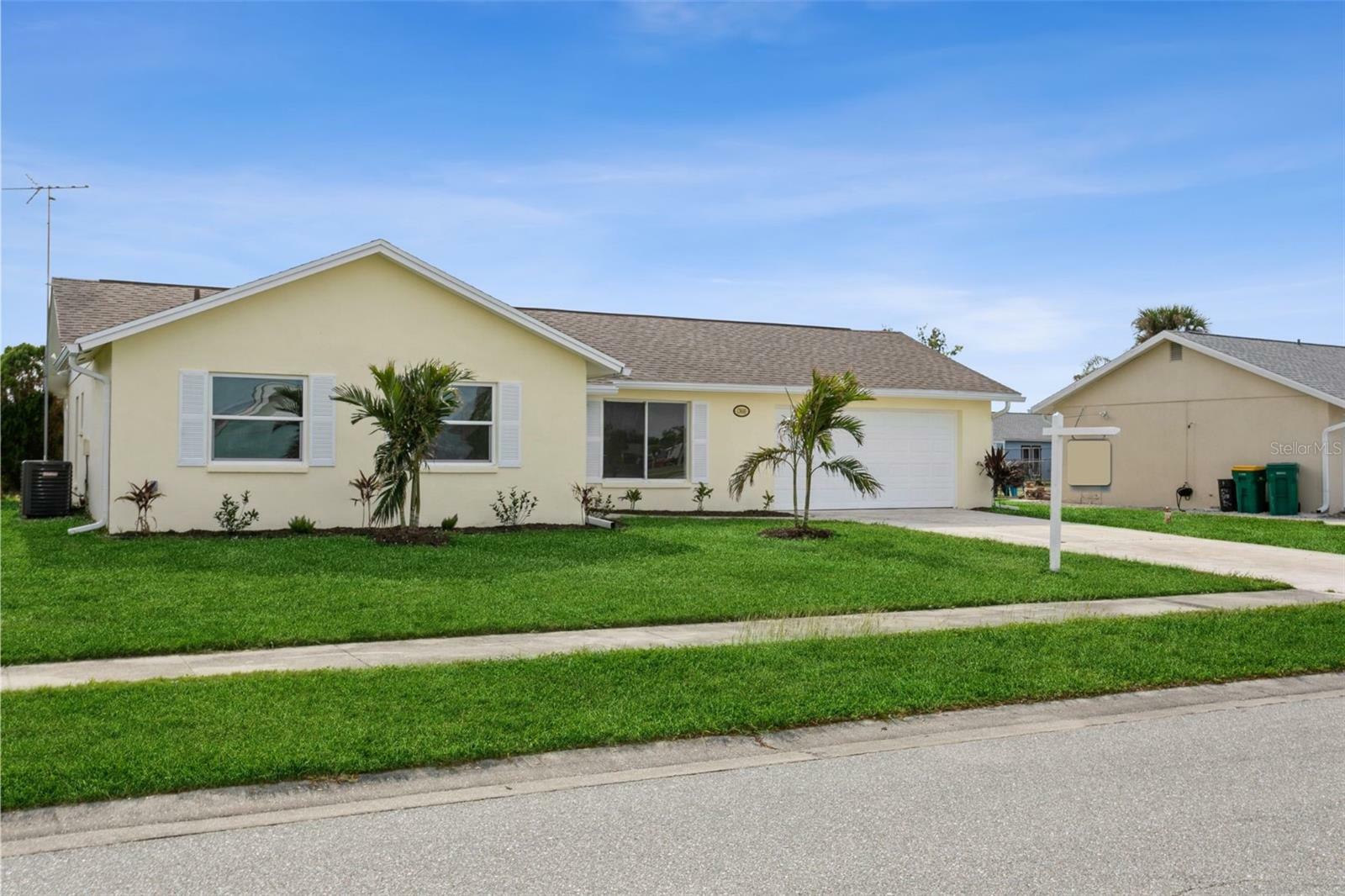 Property Photo:  13601 Isabell Avenue  FL 33981 