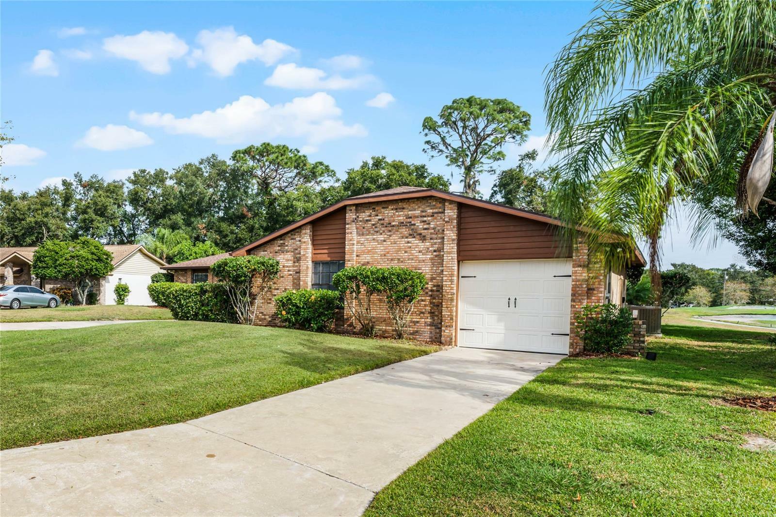 Property Photo: 555 Queens Mirror Circle FL 32707