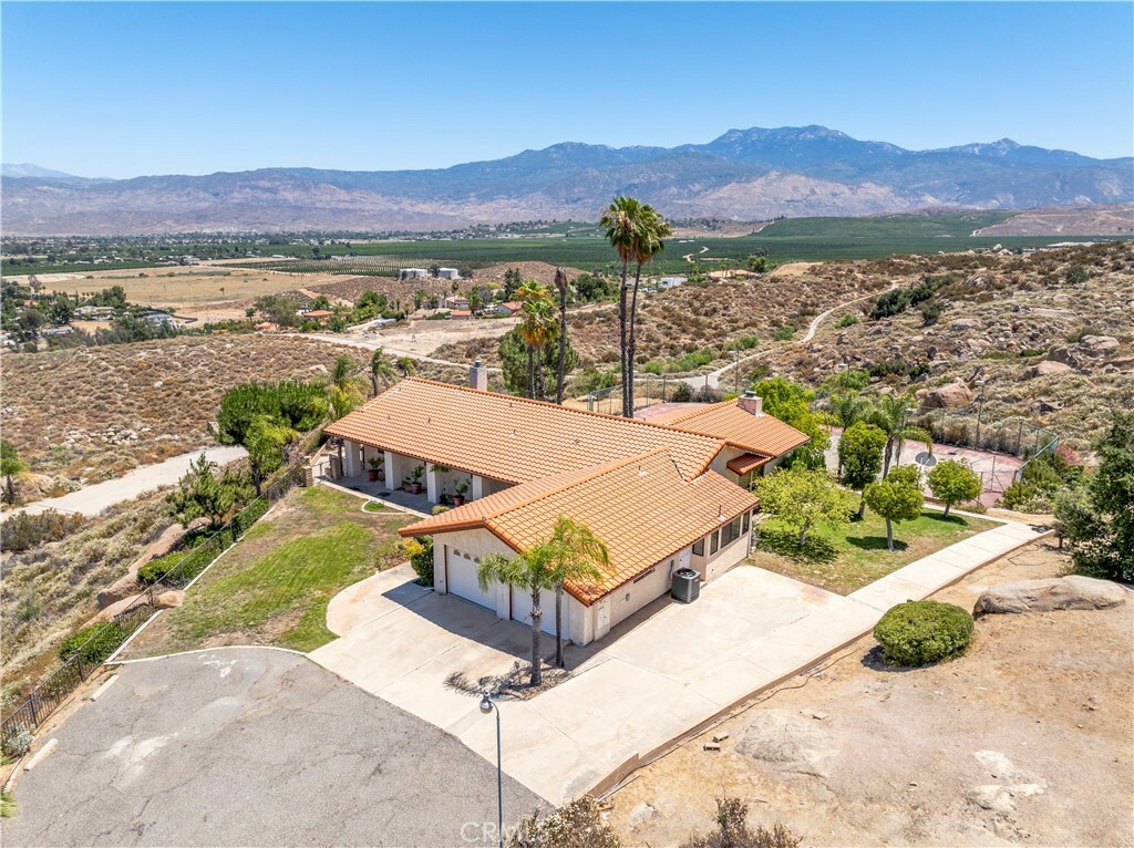 Property Photo:  42491 Segner Drive  CA 92544 