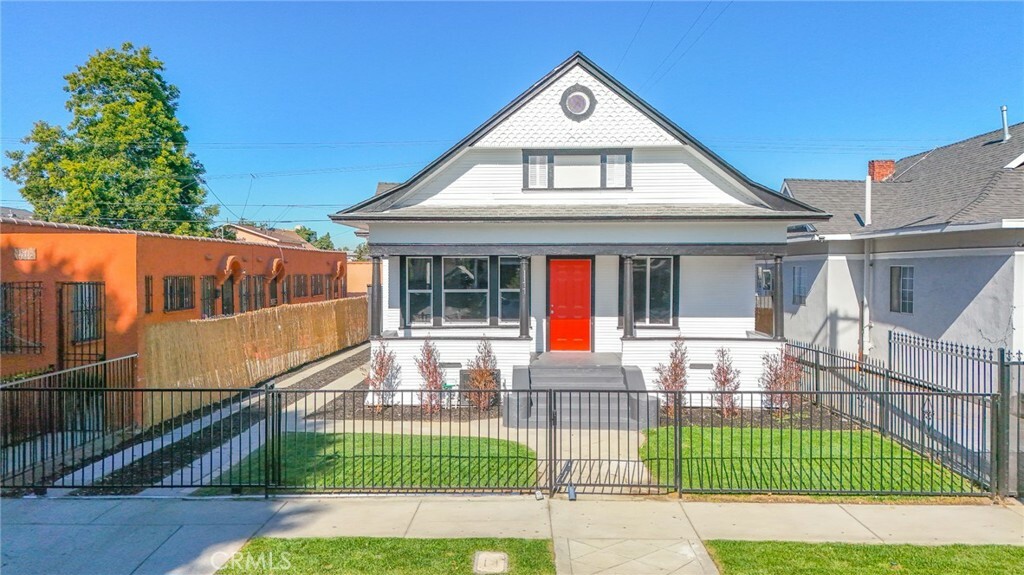 Property Photo: 1177 E 54th Street CA 90011