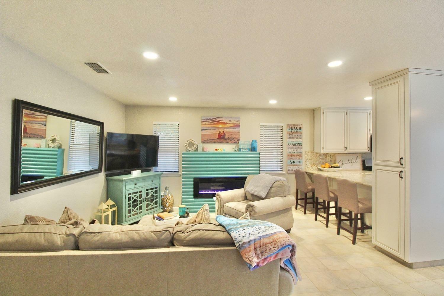 Property Photo: 804 Hillswood Court CA 95361