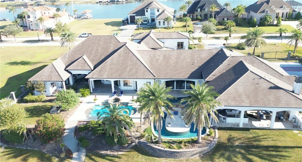 Property Photo: 1120 Lakeshore Boulevard LA 70461