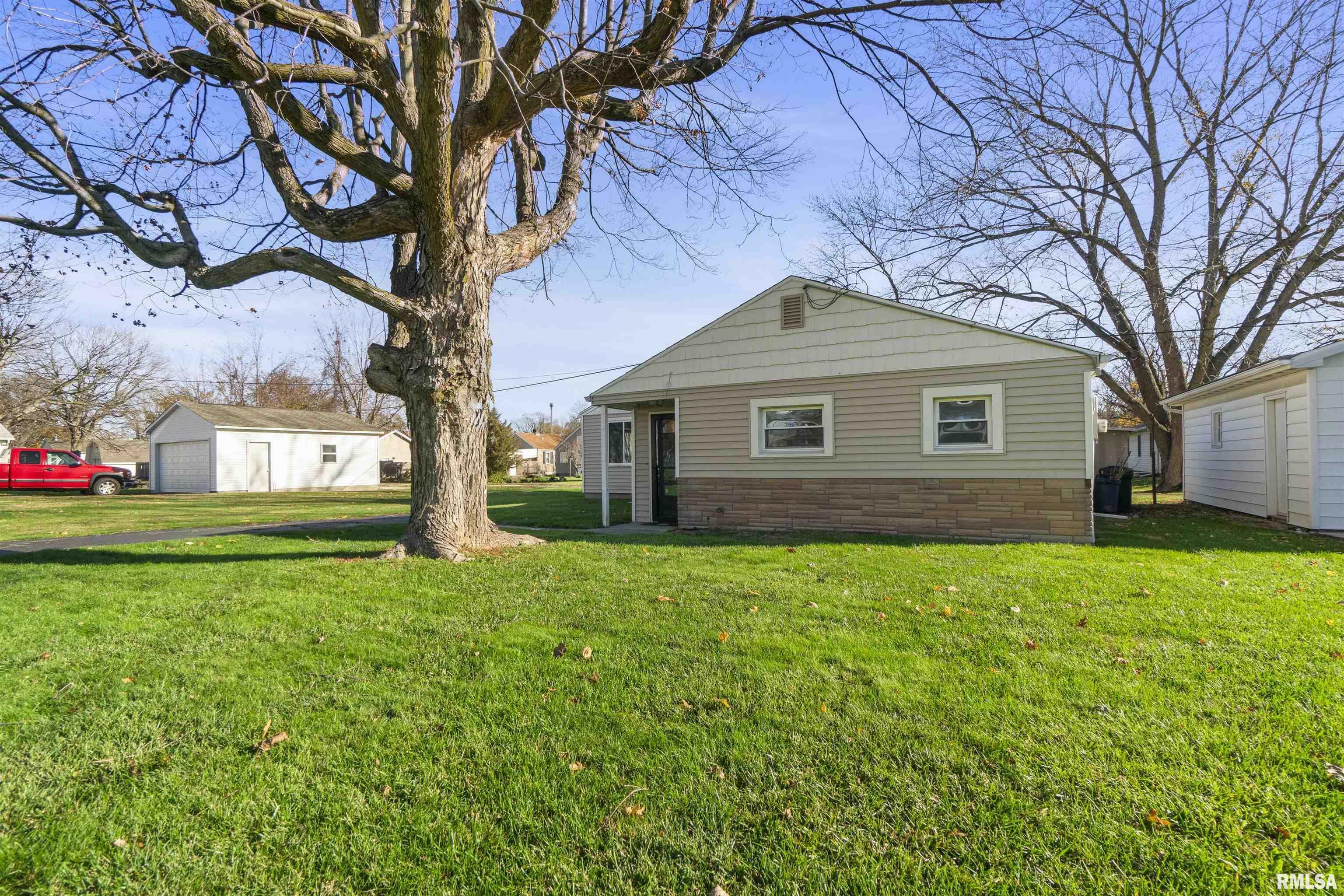 Property Photo:  210 Anna Street  IL 61607 