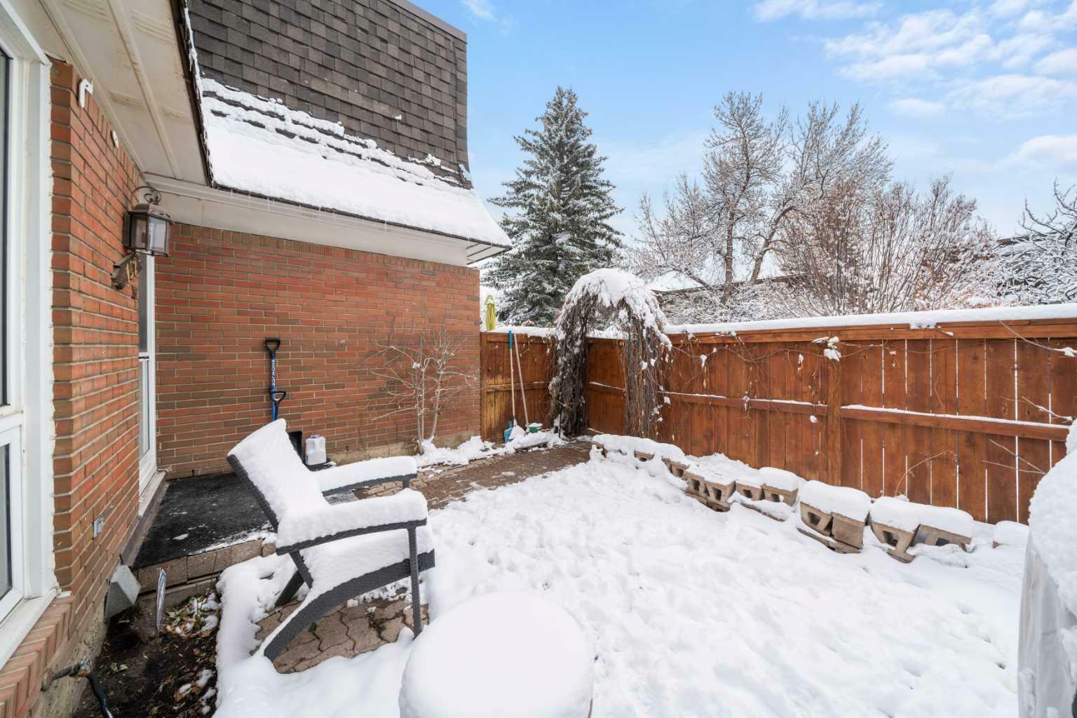 Property Photo:  330 Canterbury Drive SW 152  AB T2W 3Z9 