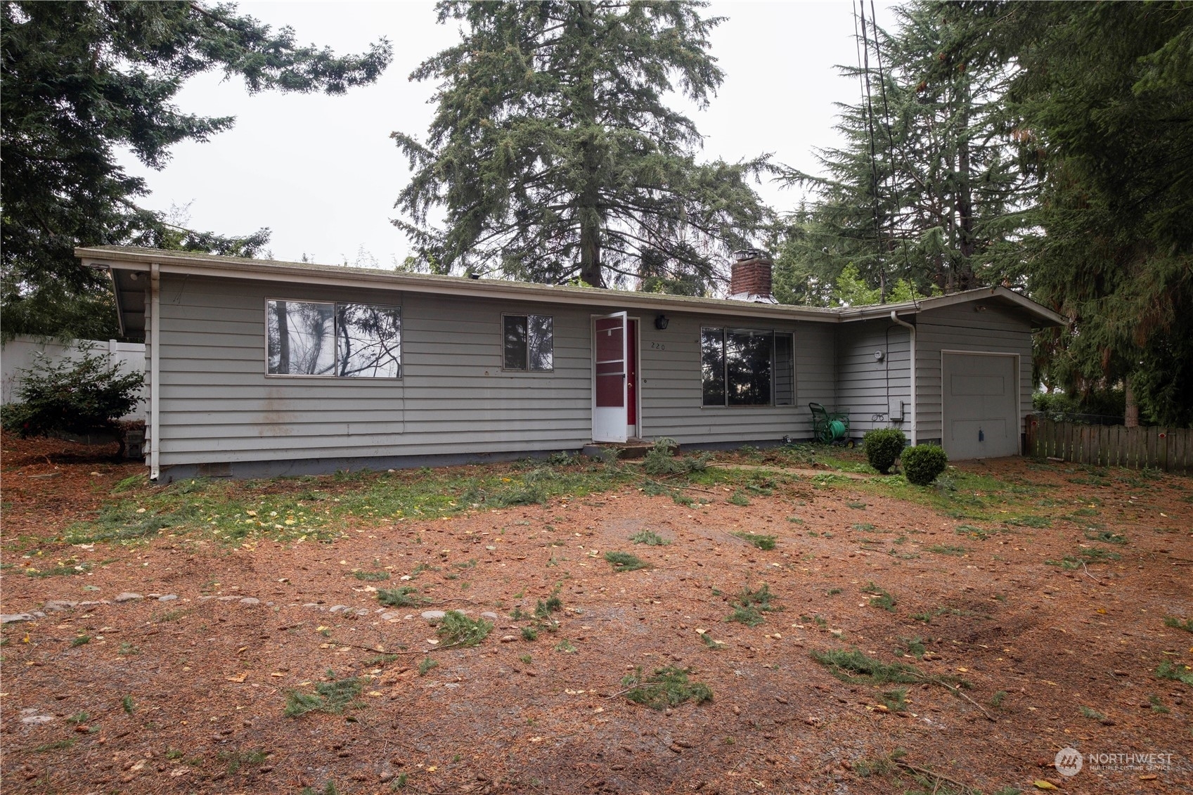 Property Photo:  220 S Normandy Road  WA 98148 