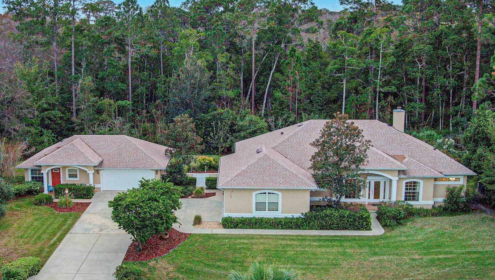 Property Photo: 411 Wateroak St FL 32086