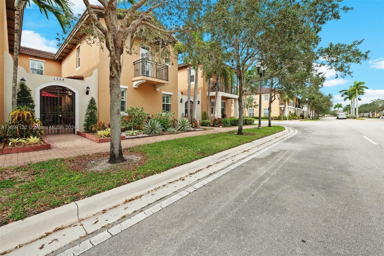 Property Photo:  1308 SW 147th Ave  FL 33027 