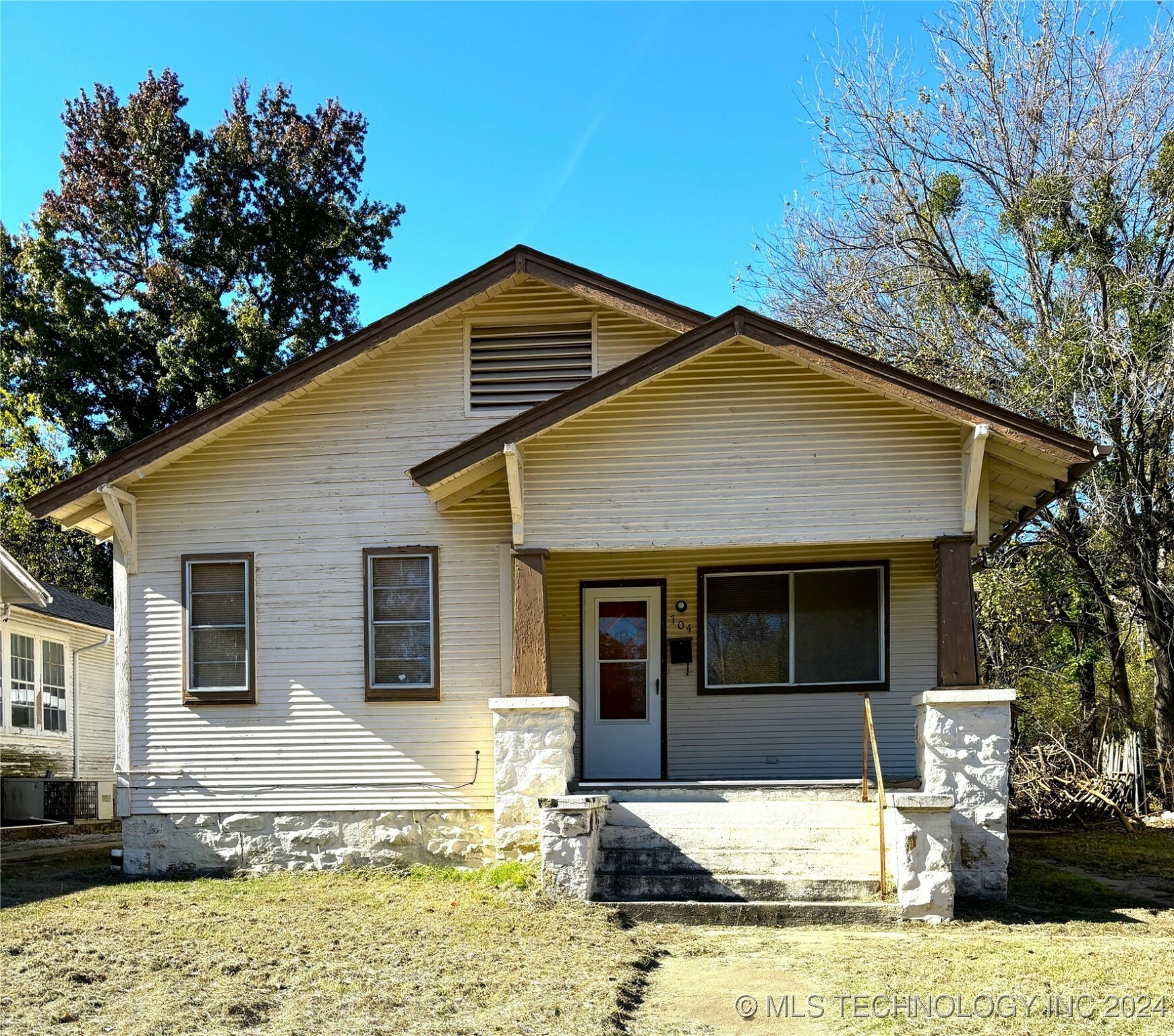 Property Photo:  704 S Morton Avenue  OK 74447 