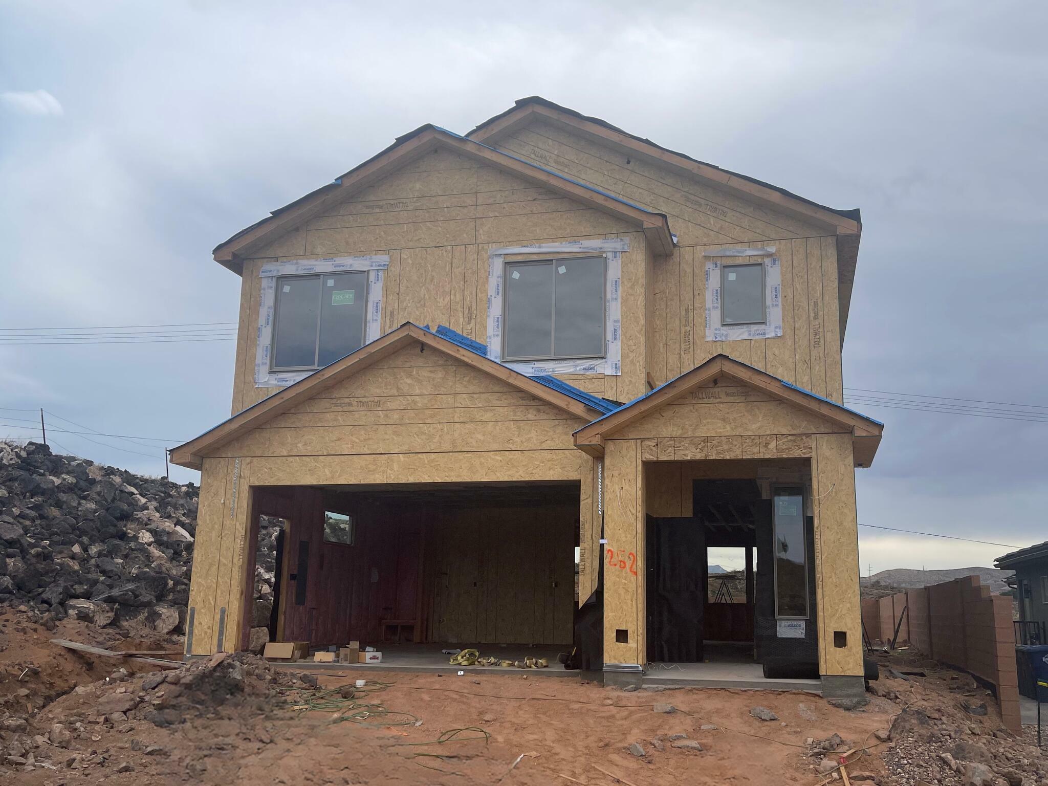 Property Photo: 486 N 1400 W UT 84737
