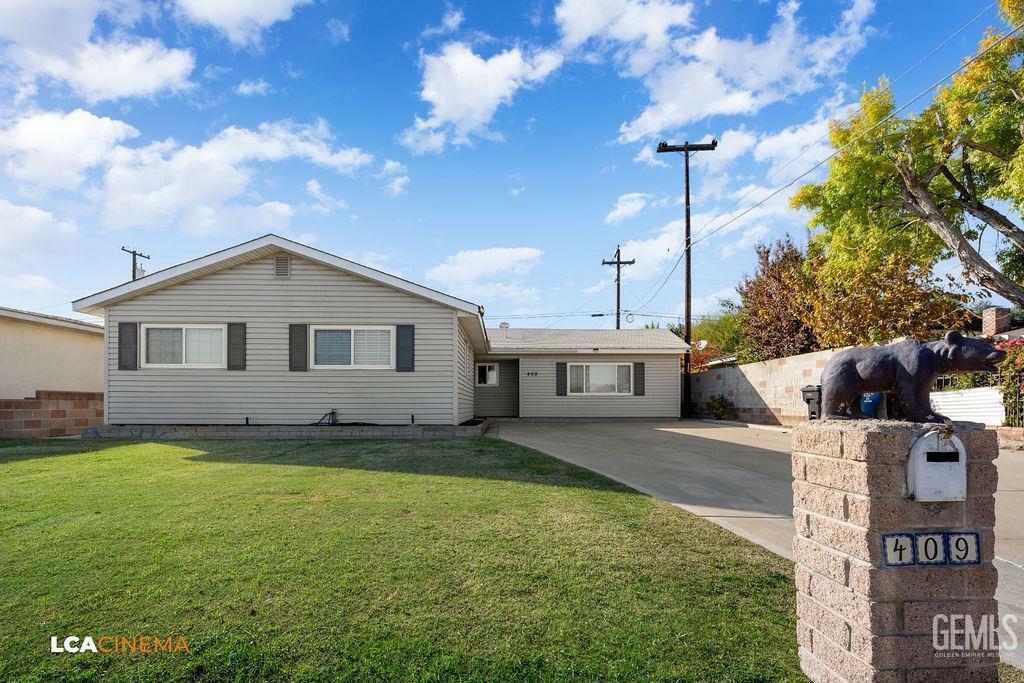 Property Photo:  409 Sanford Drive  CA 93308 