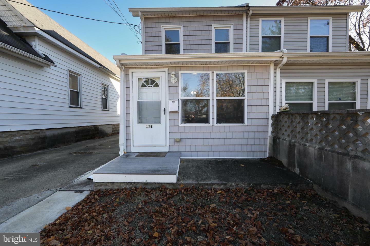 Property Photo:  132 Oak Street  NJ 08094 