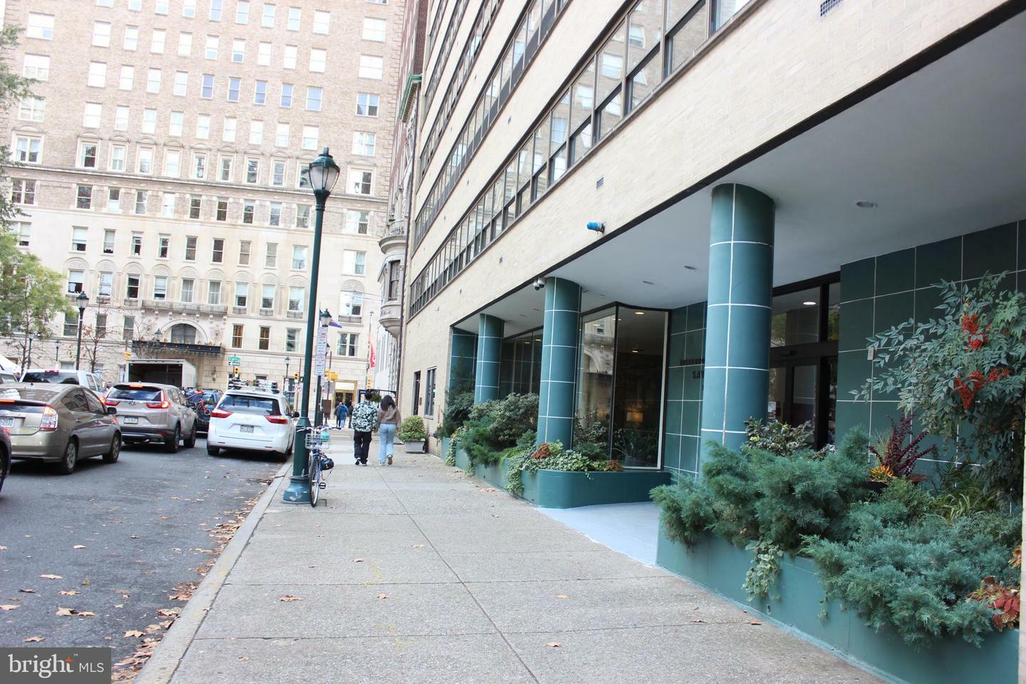 Property Photo:  1810 Rittenhouse Square 18 1407  PA 19103 