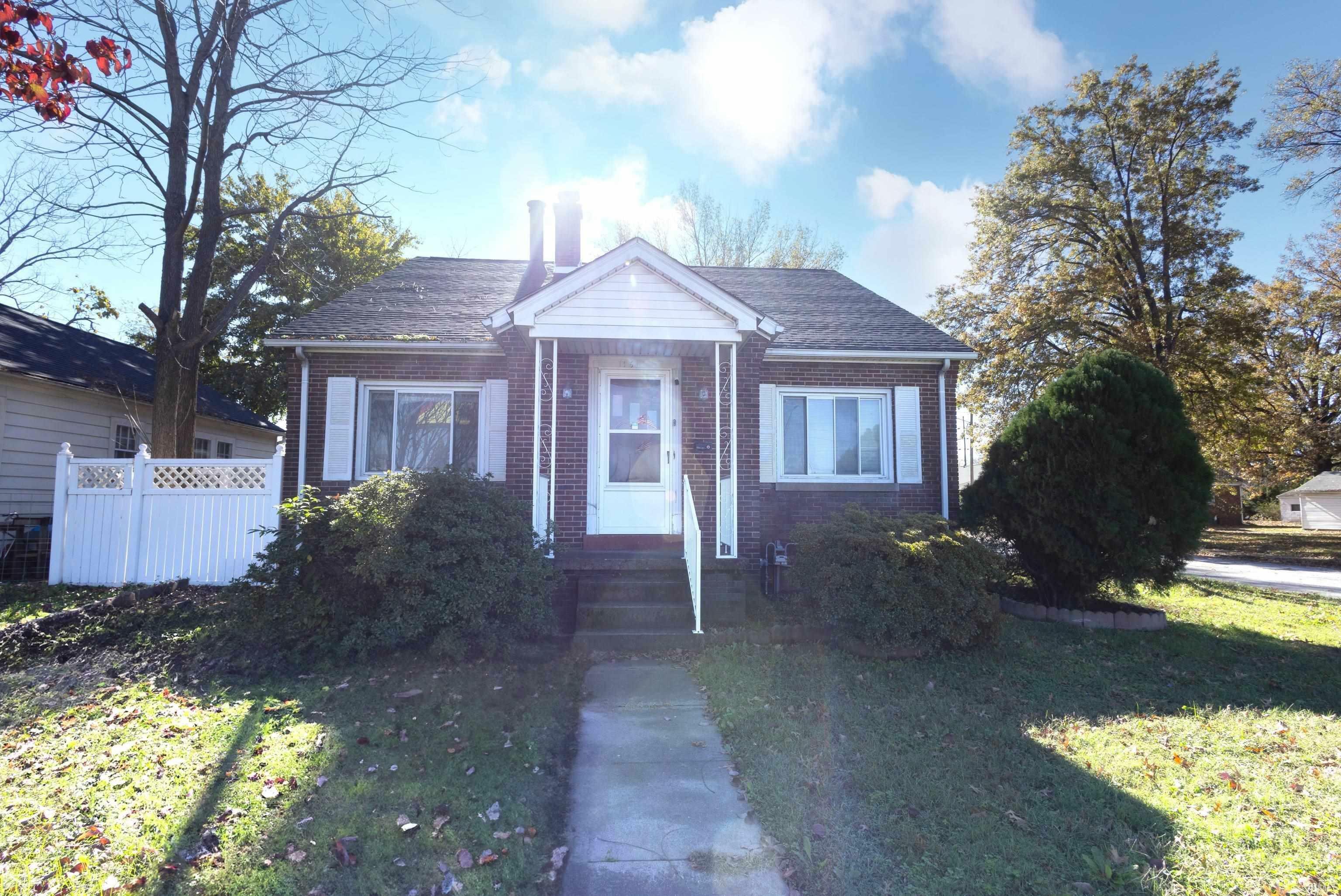 Property Photo: 1151 E Walnut Street IN 47714