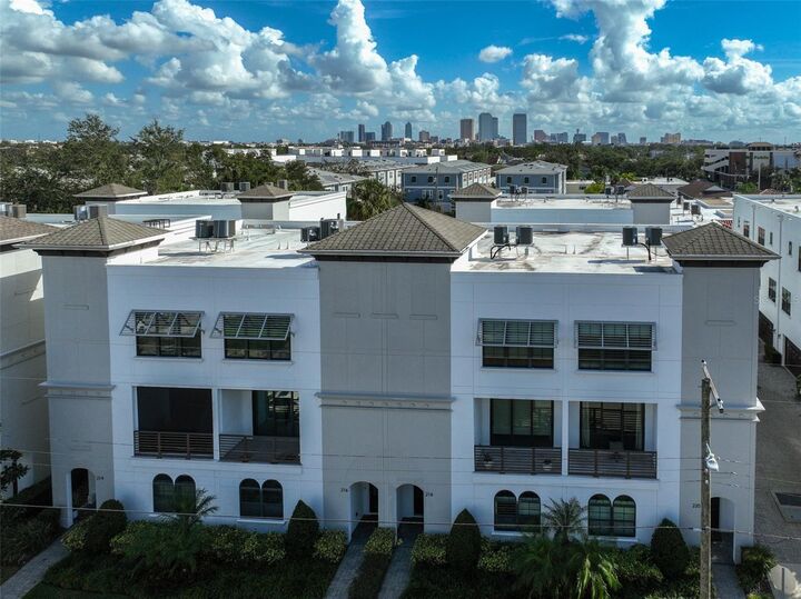 Property Photo:  220 S Audubon Avenue  FL 33609 