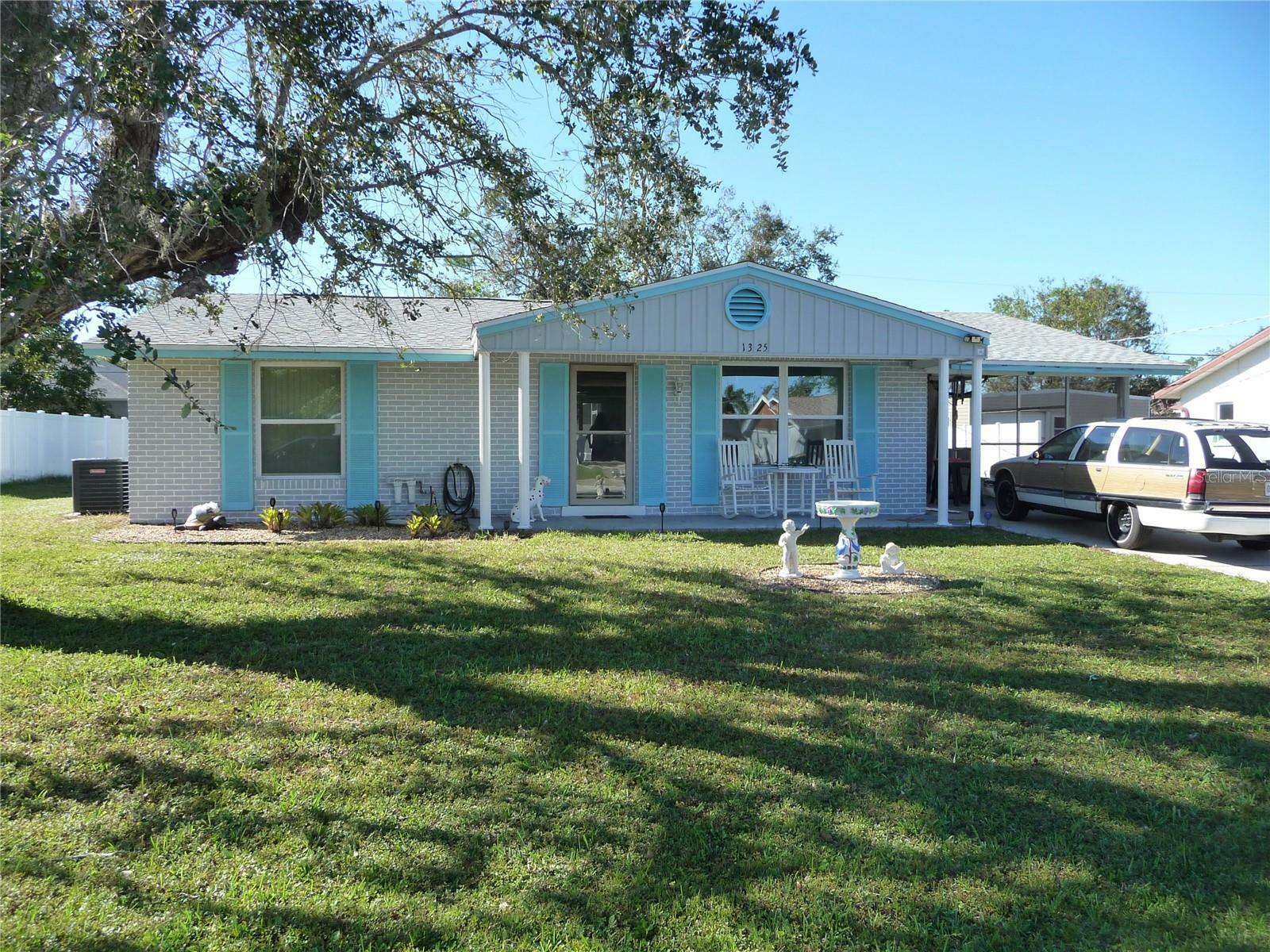 Property Photo:  1325 Eagle Street  FL 33952 